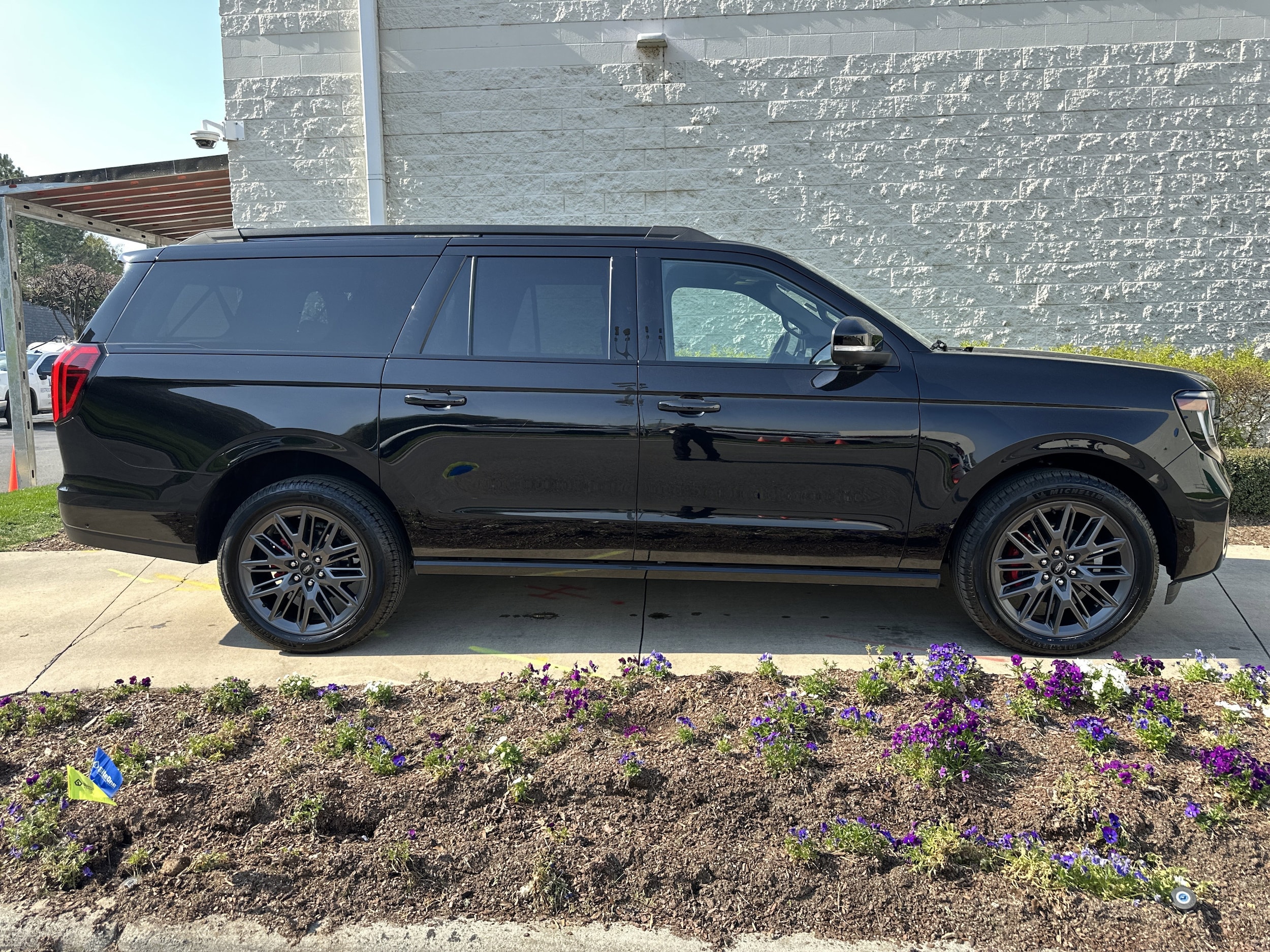 2025 Ford Expedition Max Platinum photo 3