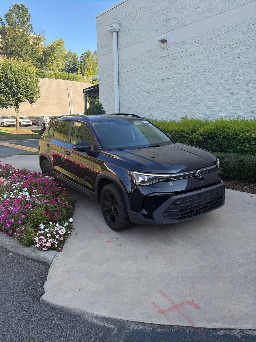Used 2025 Volkswagen Taos SE Black SUV