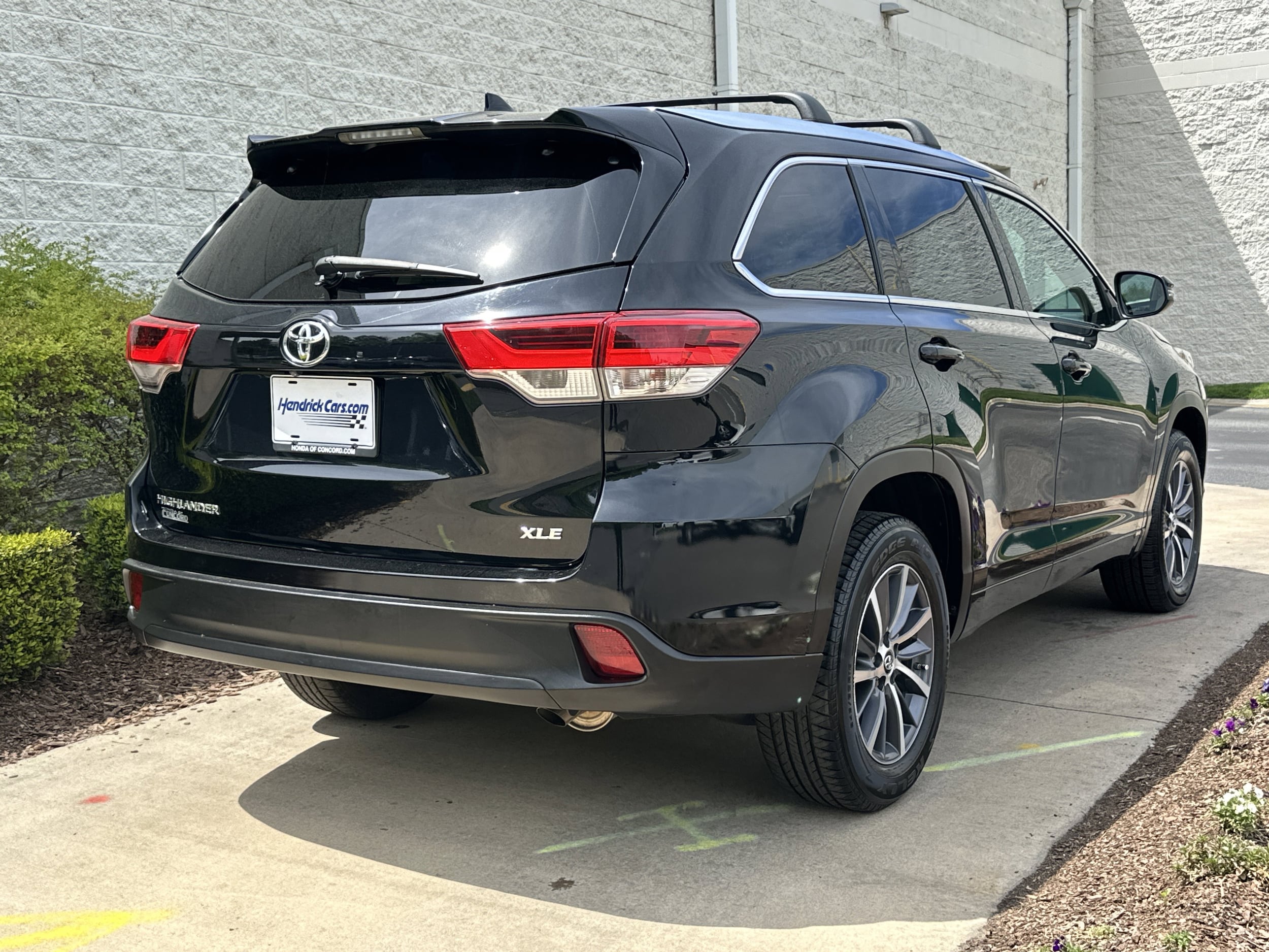 2017 Toyota Highlander XLE photo 3