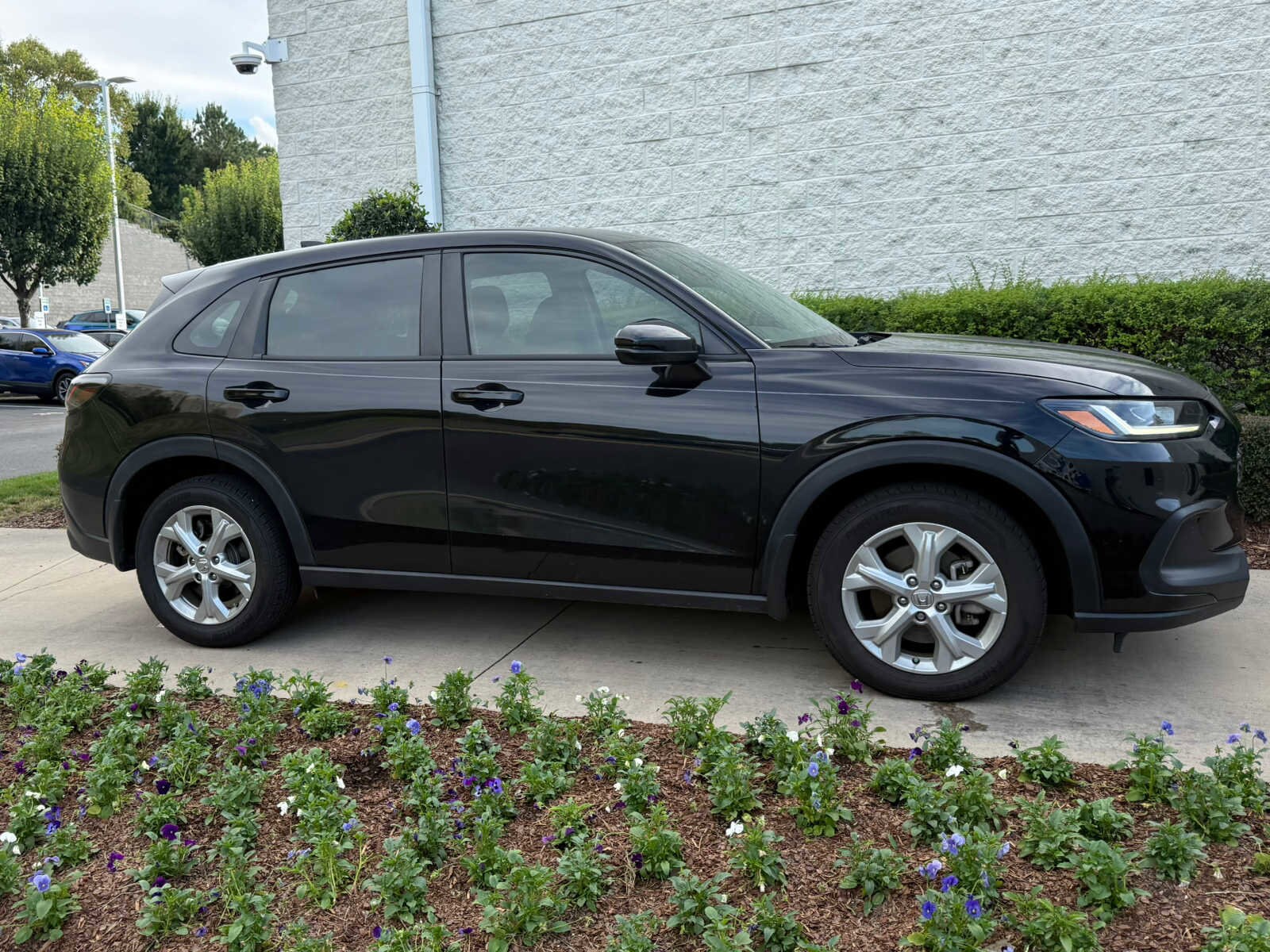 2023 Honda HR-V LX photo 2