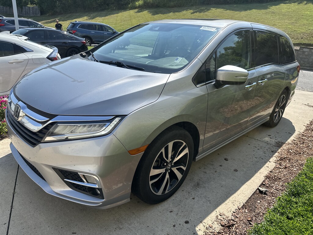 Used 2018 Honda Odyssey Elite Minivan