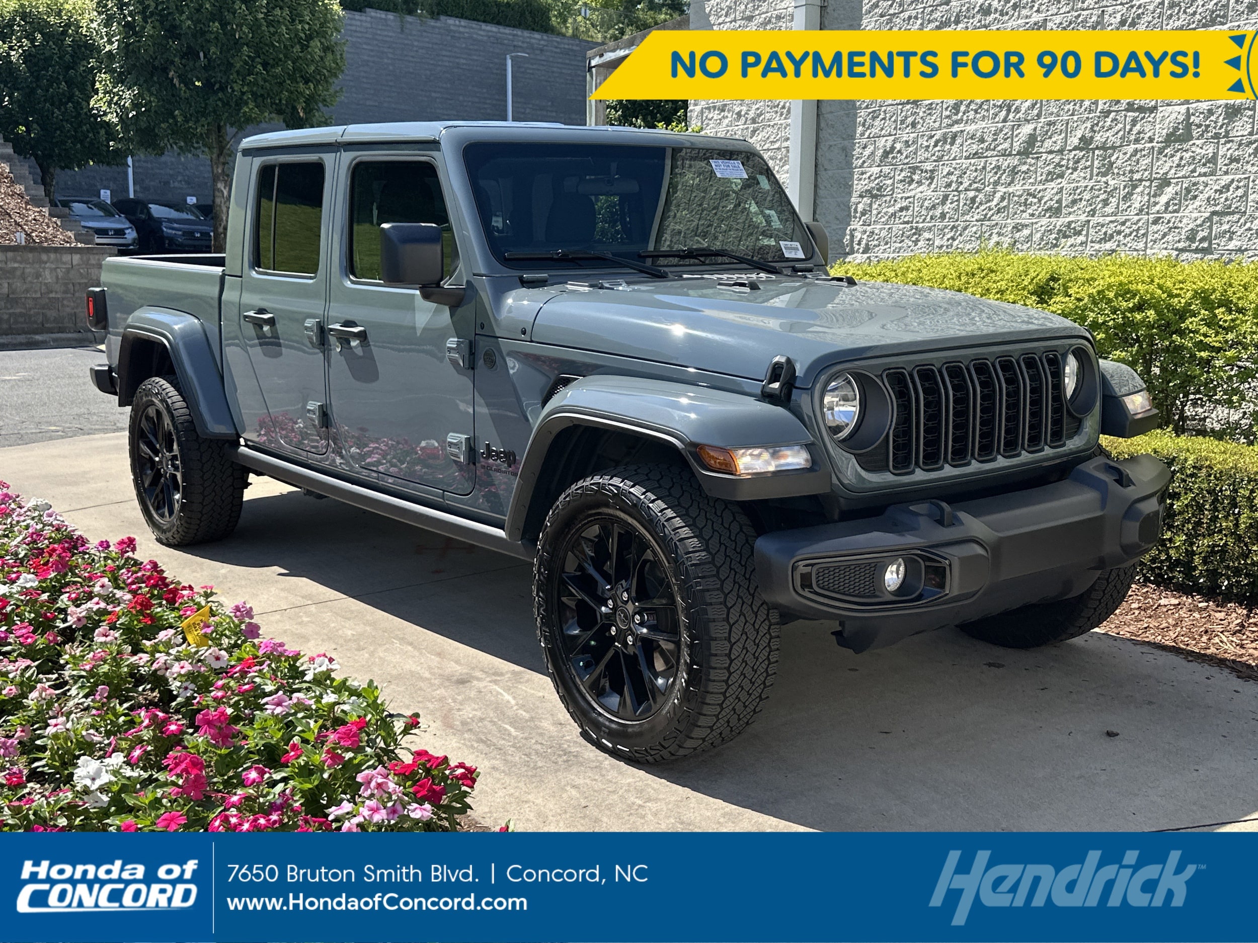 2024 Jeep Gladiator Nighthawk Auto's photo