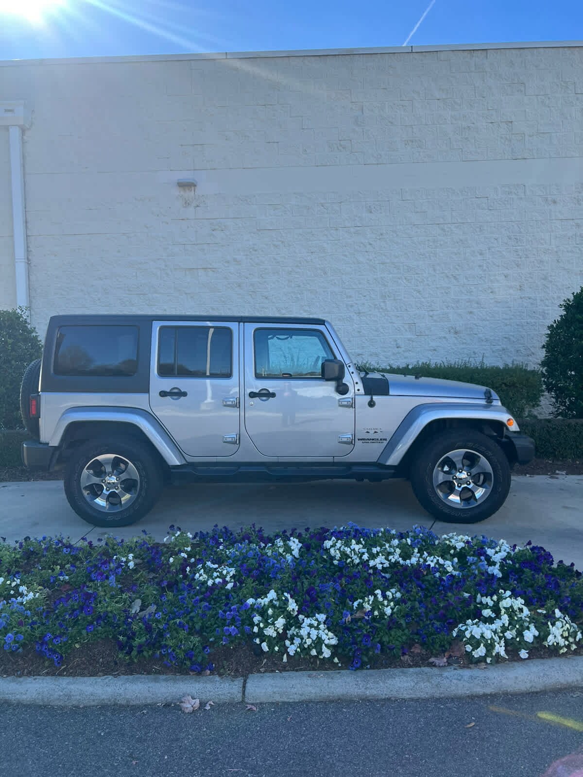 2016 Jeep Wrangler Unlimited Sahara photo 3