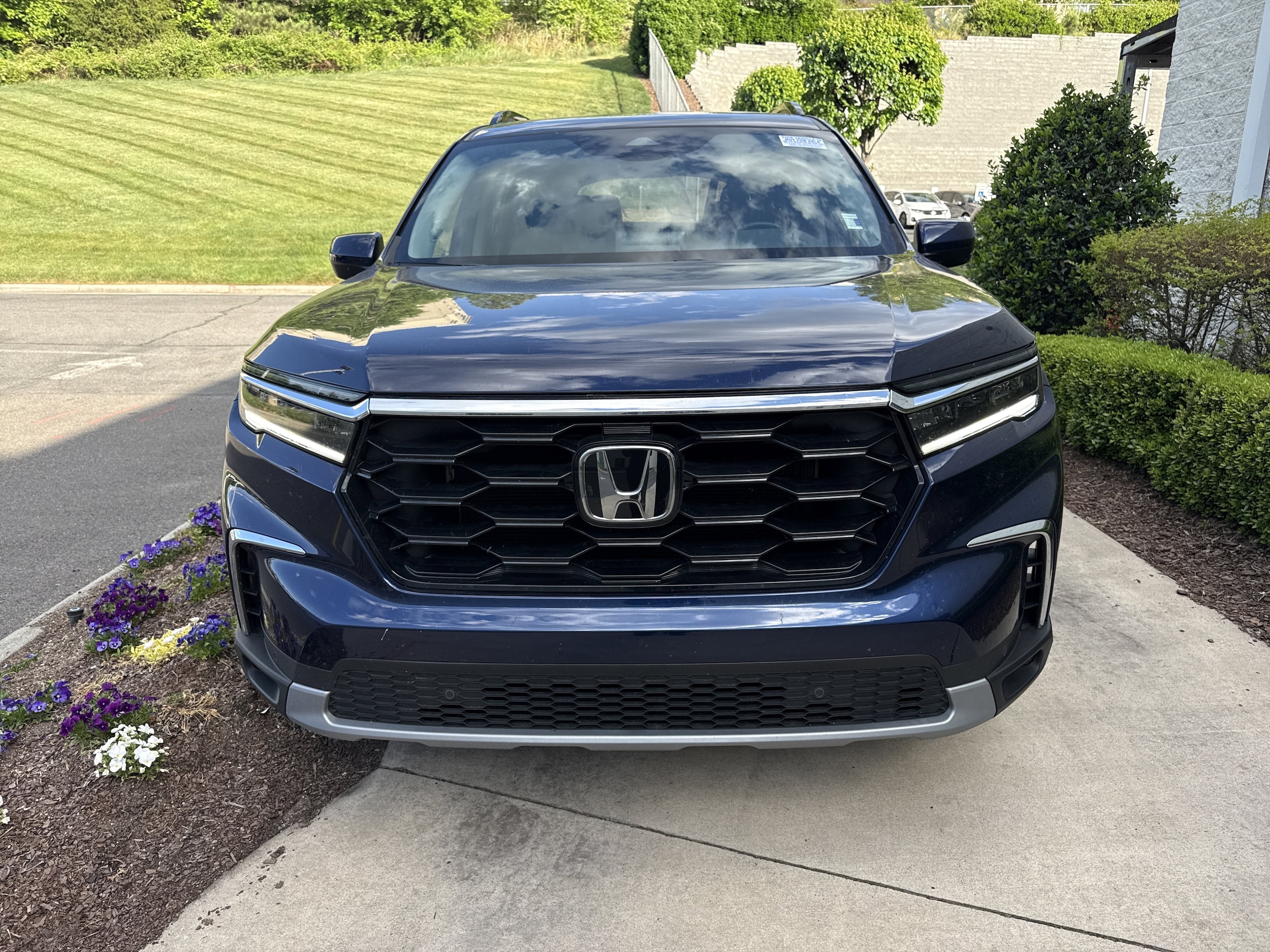 2025 Honda Pilot Touring photo 3