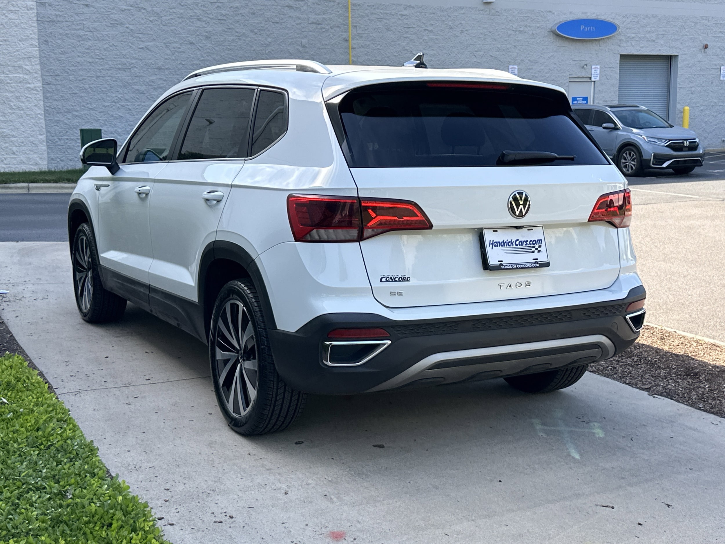 2022 Volkswagen Taos SE photo 4