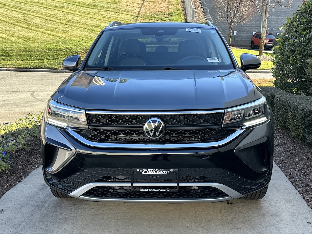 Used 2024 Volkswagen Taos SE SUV