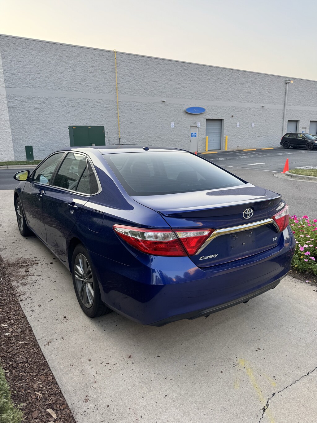 Used 2015 Toyota Camry SE Sedan