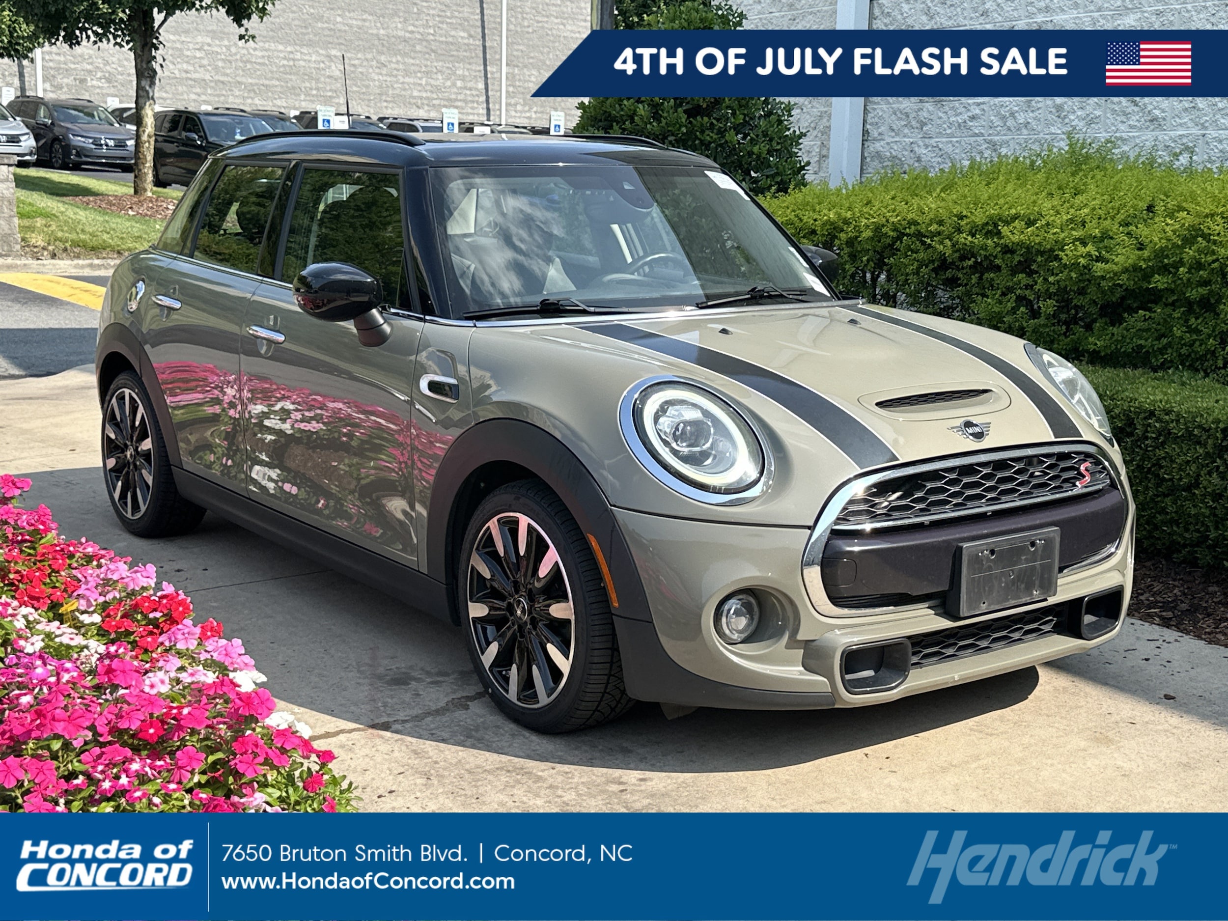 2020 MINI Hardtop Cooper S's photo
