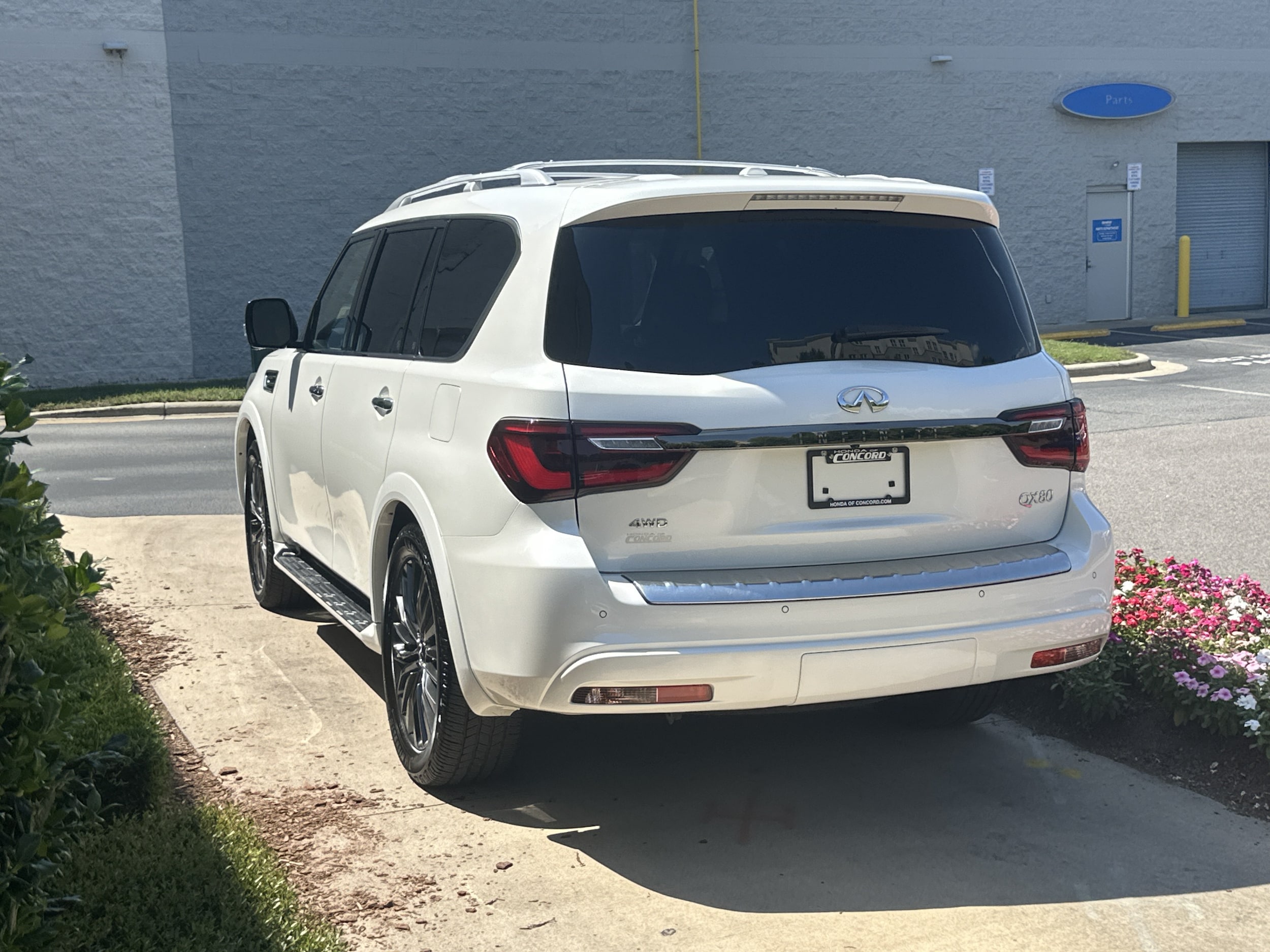INFINITI QX80 PREMIUM SELECT
