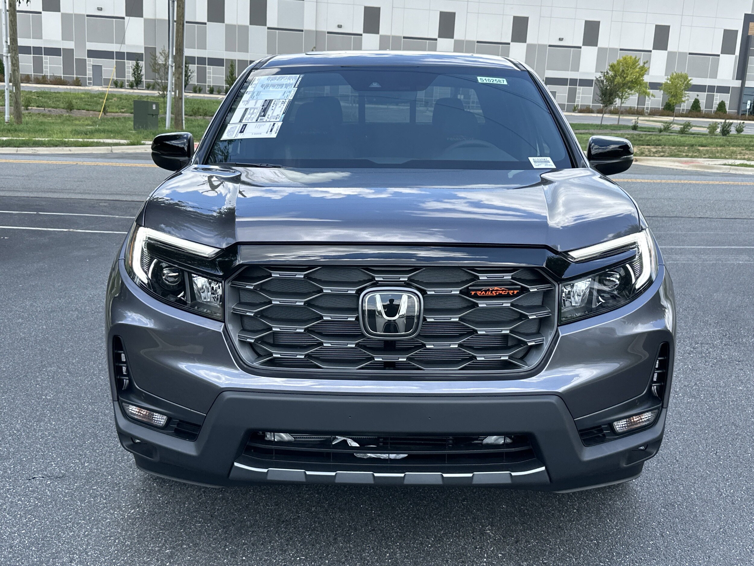 2025 Honda Ridgeline TrailSport photo 2
