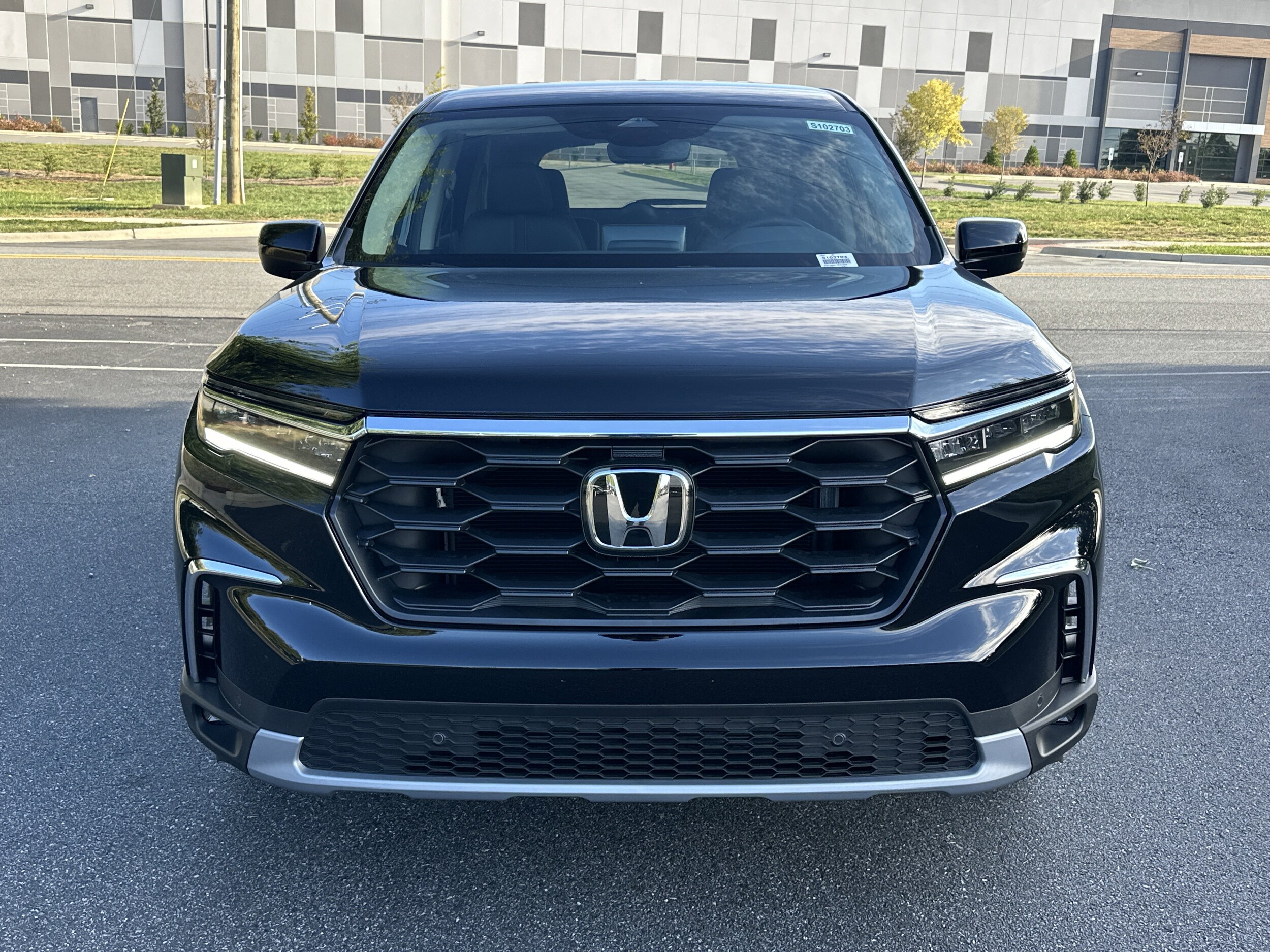 2025 Honda Pilot EX-L photo 2