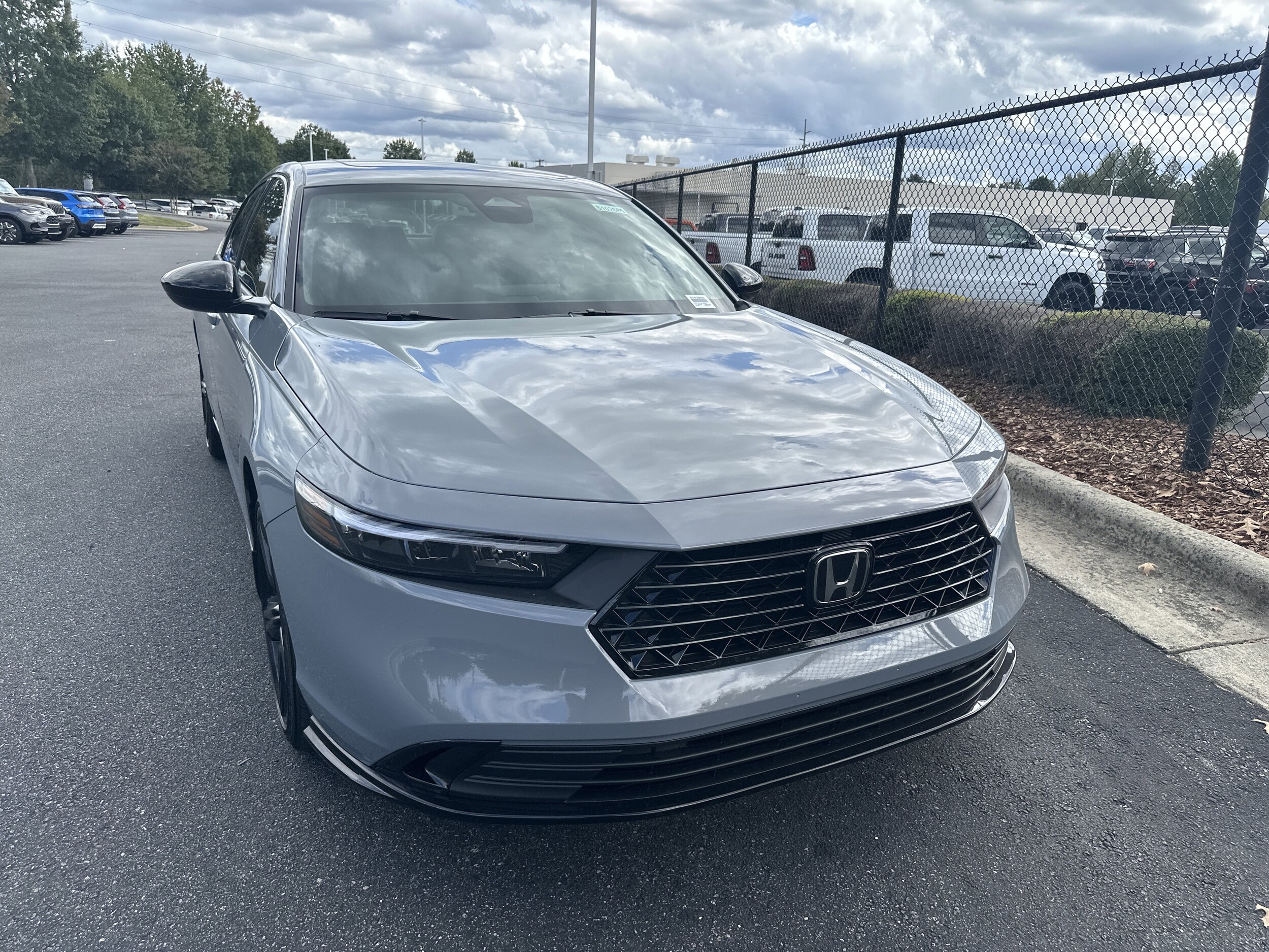 2025 Honda Accord Hybrid Sport-L photo 2