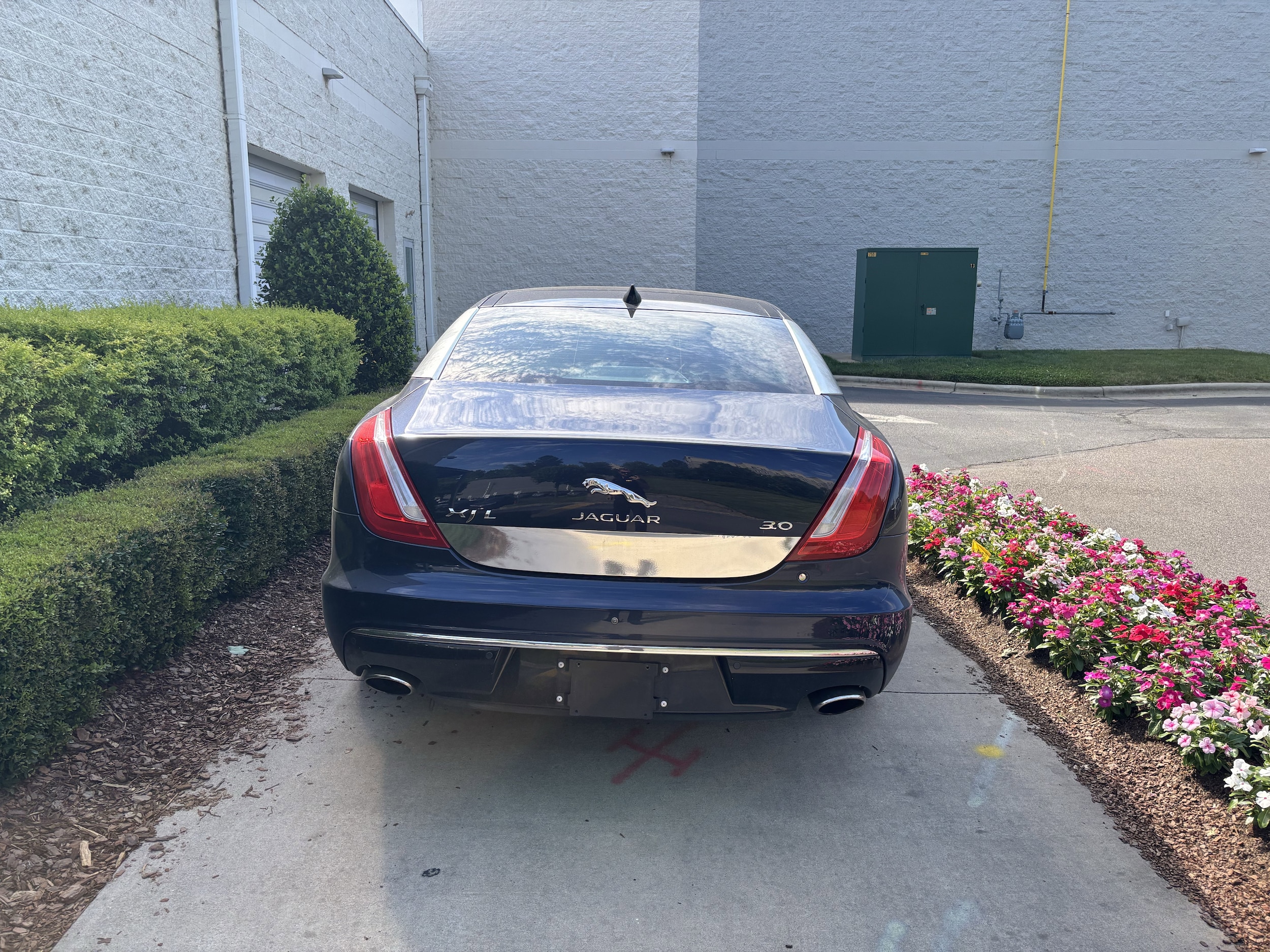Jaguar XJ XJL Portfolio