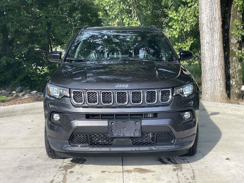 Used 2024 Jeep Compass Latitude SUV