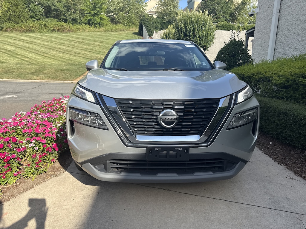 Used 2021 Nissan Rogue SV SUV