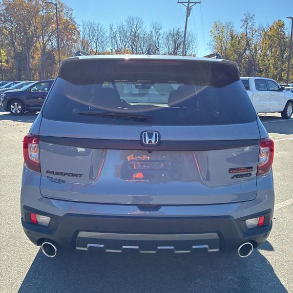 2022 Honda Passport TrailSport photo 2