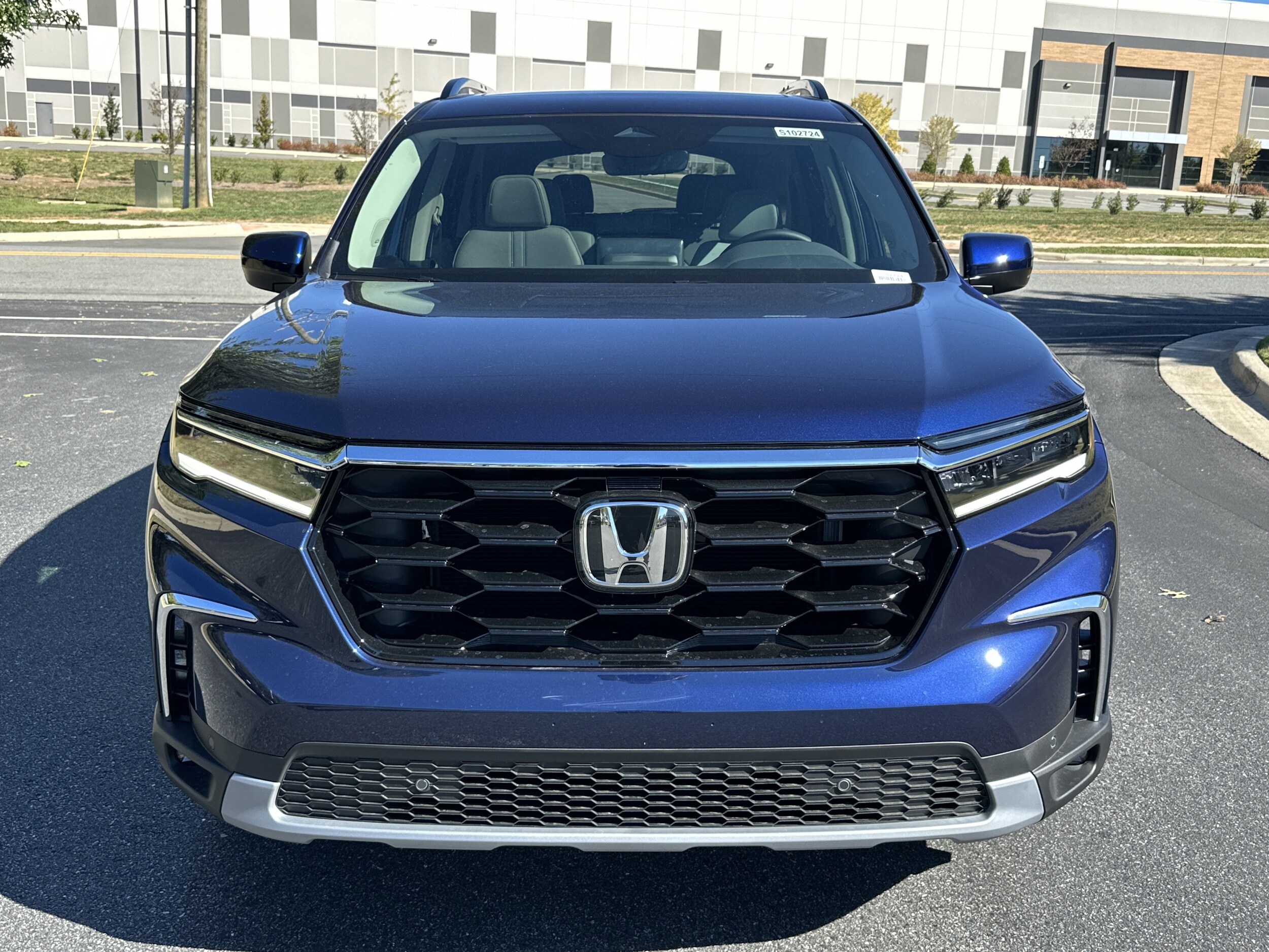 2025 Honda Pilot Touring photo 2