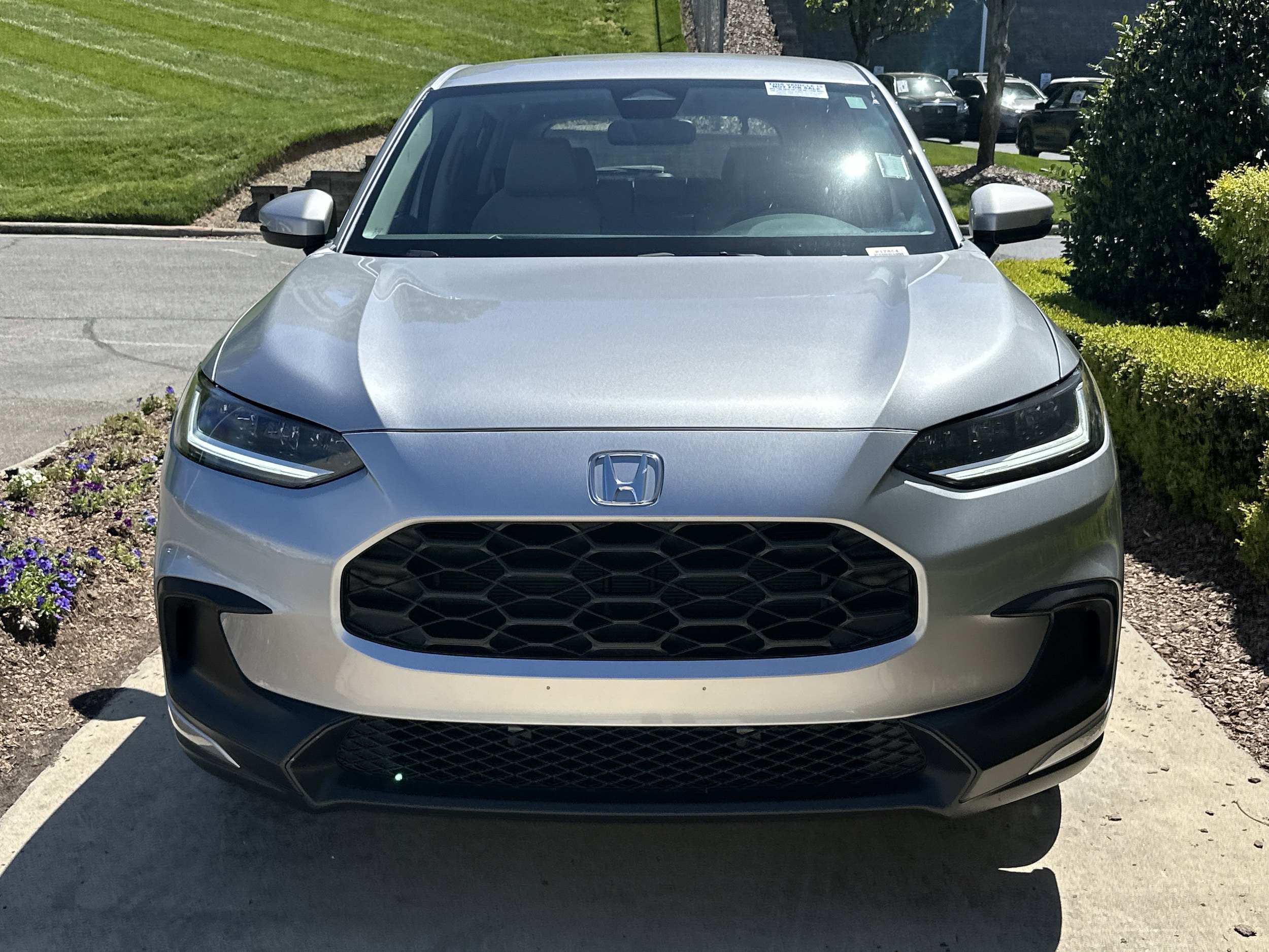 2025 Honda HR-V LX photo 2