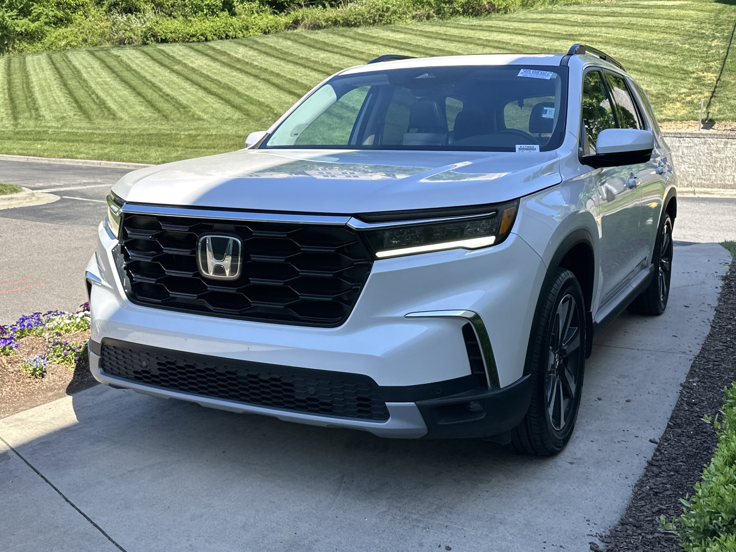 2024 Honda Pilot Touring photo 4