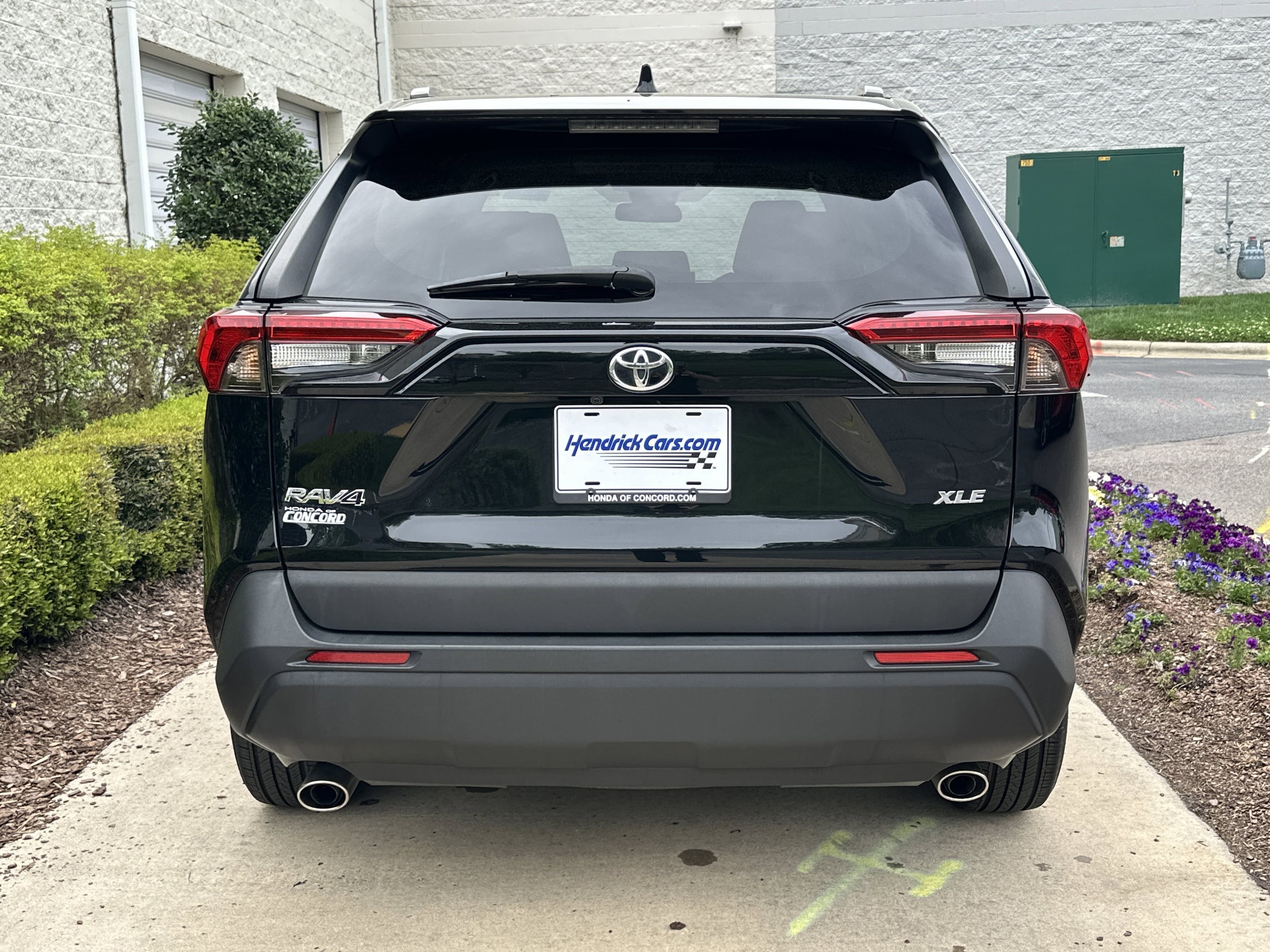 2022 Toyota RAV4 XLE photo 6