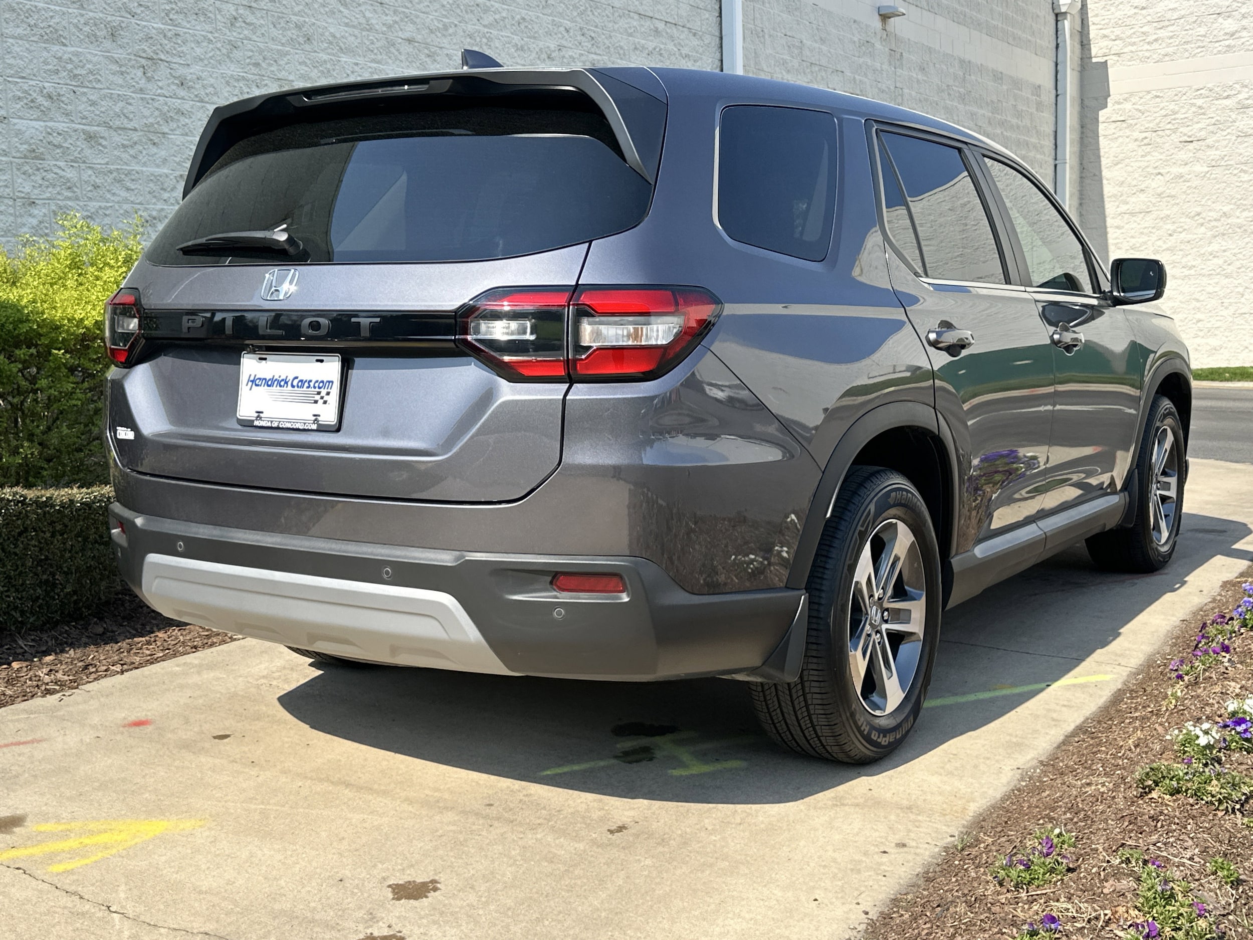 2025 Honda Pilot EX-L photo 3