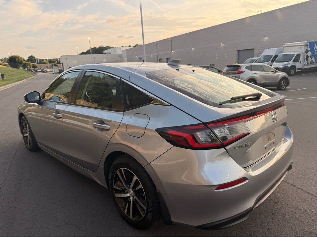 Used 2023 Honda Civic LX Hatchback