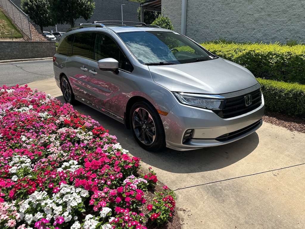 Certified 2024 Honda Odyssey Elite Minivan