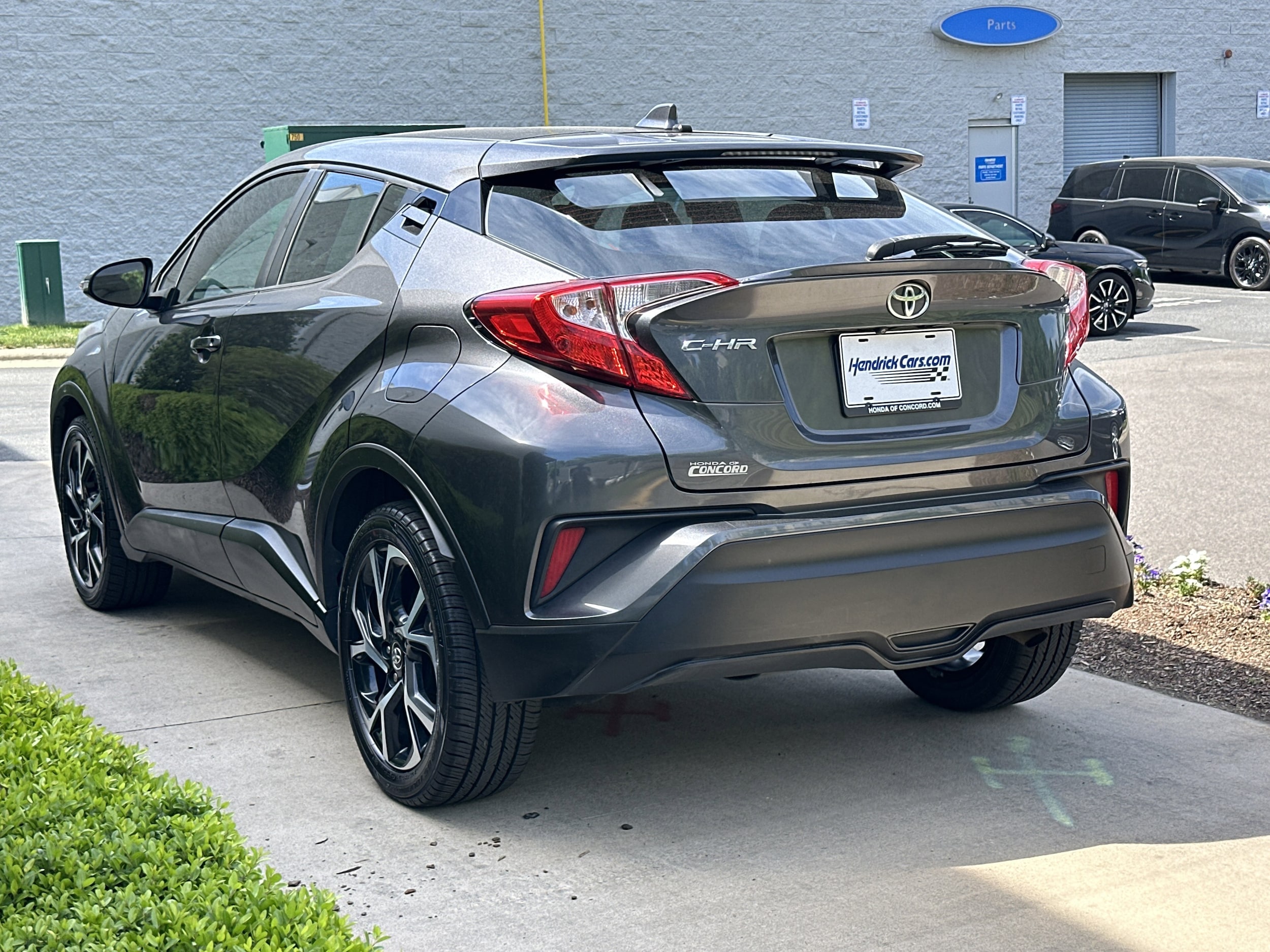 2019 Toyota C-HR XLE photo 5