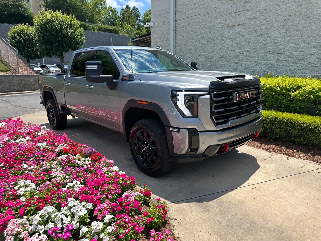 Used 2025 GMC Sierra 2500HD AT4 Pickup
