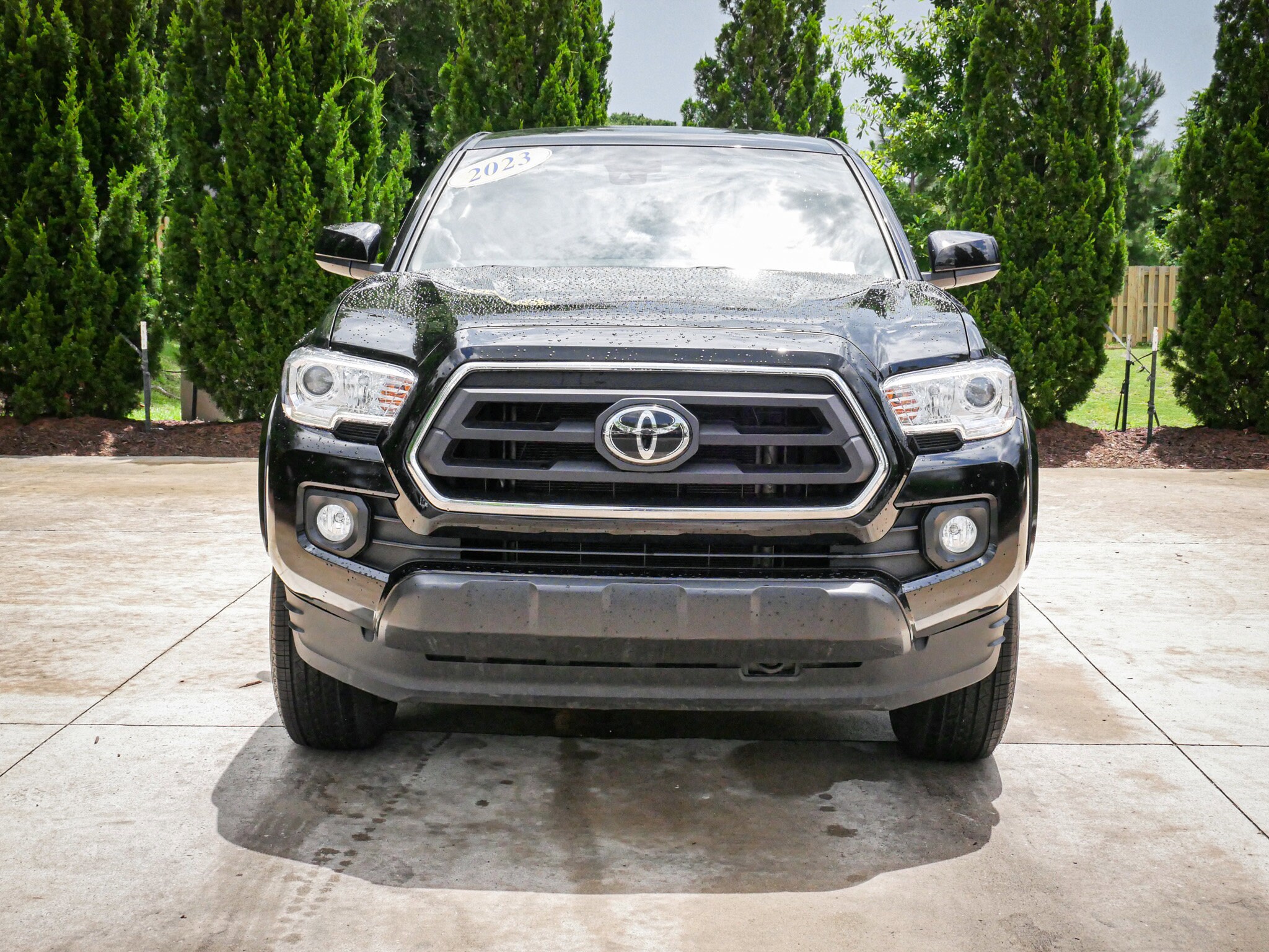 2023 Toyota Tacoma SR5 4x4 photo 2