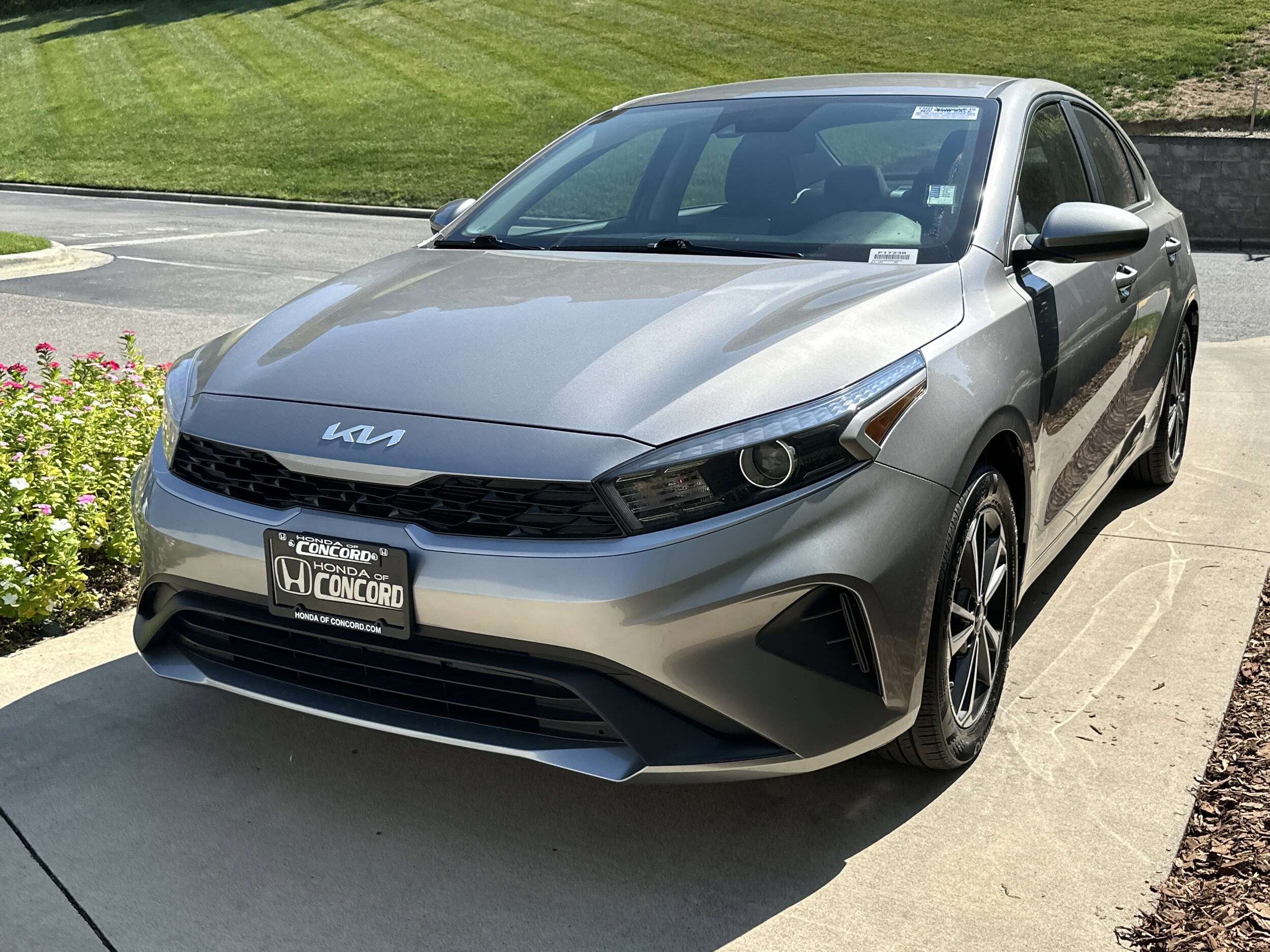 2023 Kia Forte LXS photo 2