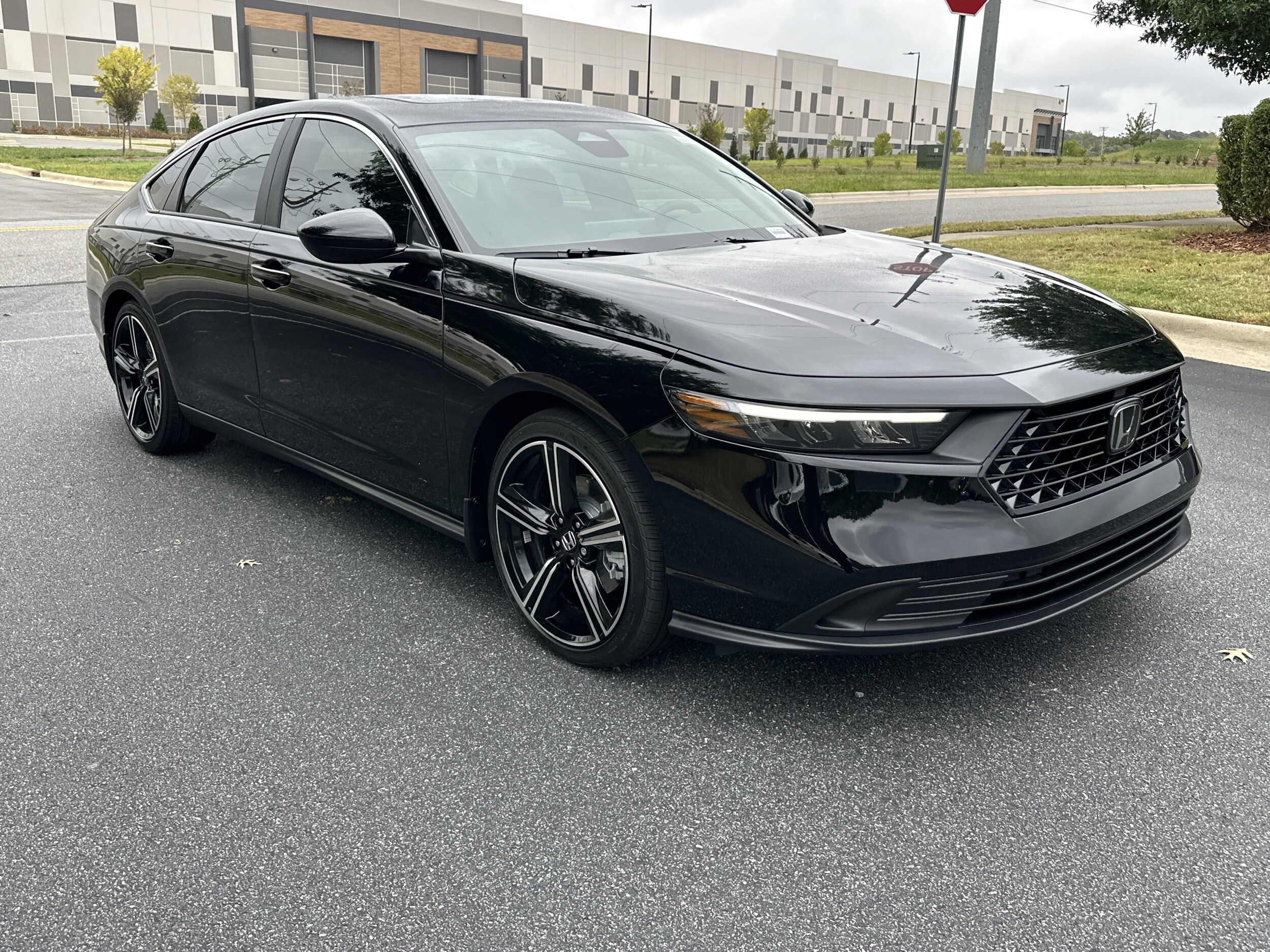 2025 Honda Accord Hybrid Sport photo 2