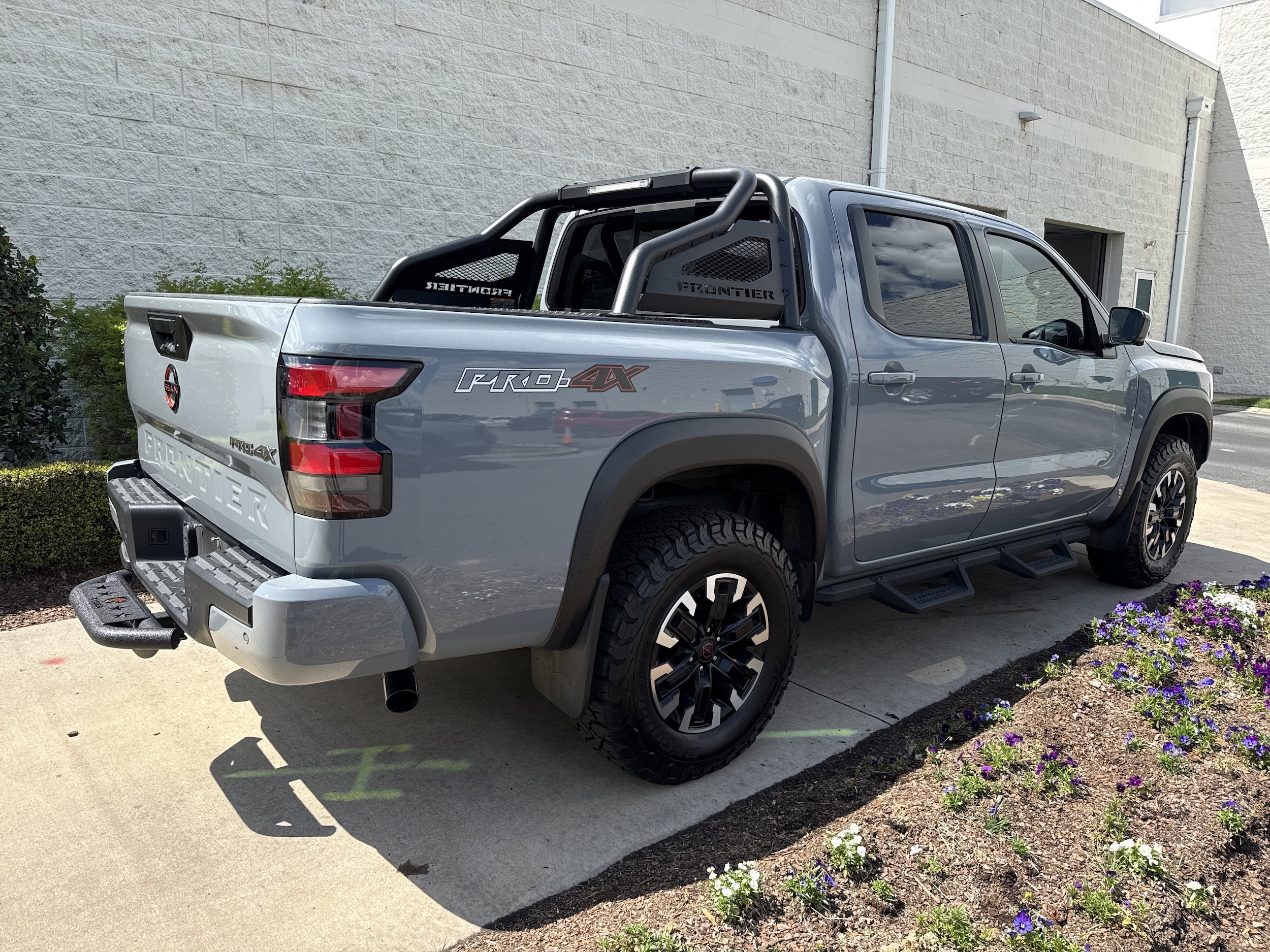 2022 Nissan Frontier PRO-4X photo 3