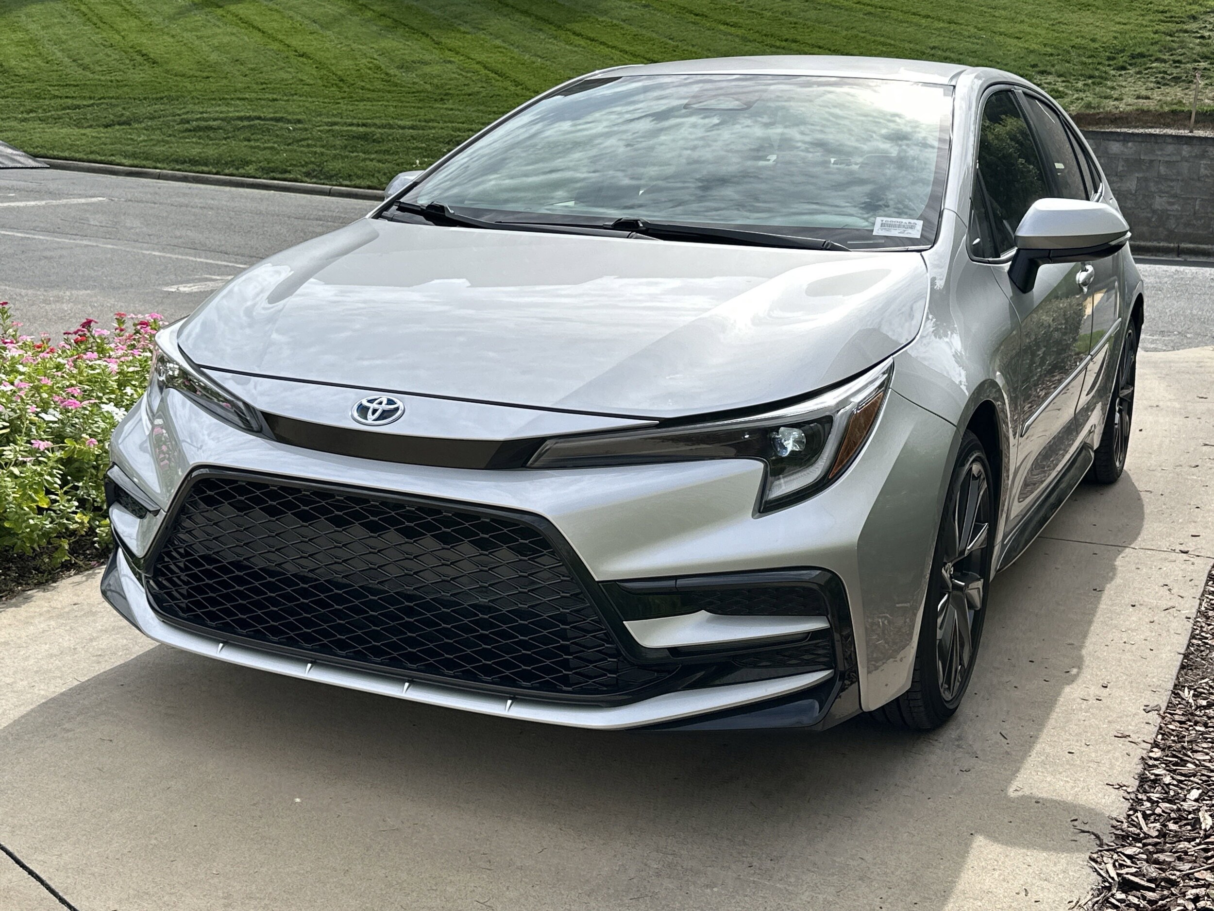 2023 Toyota Corolla Hybrid SE photo 3
