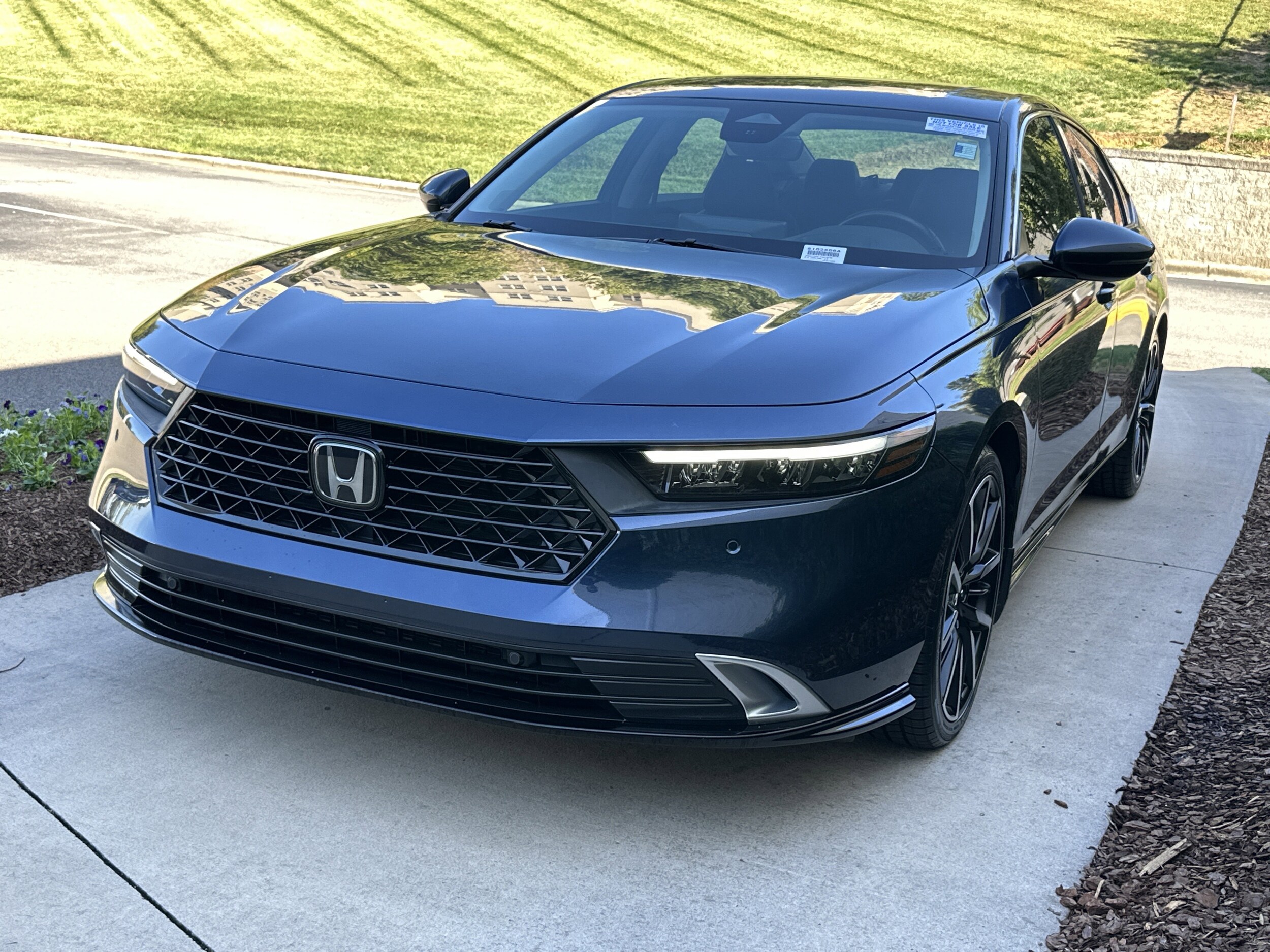 2023 Honda Accord Touring photo 3