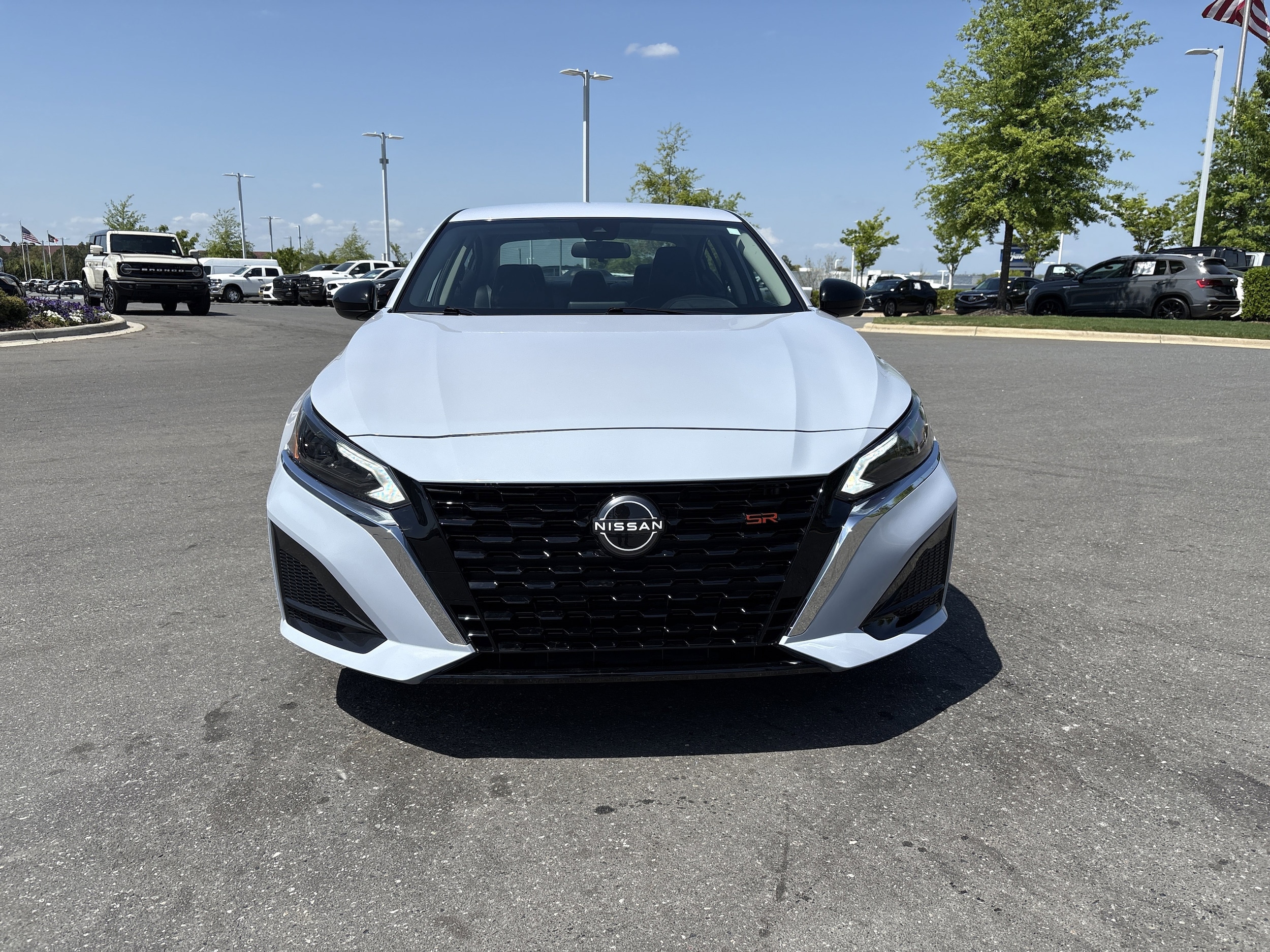 2024 Nissan Altima 2.5 SR photo 2