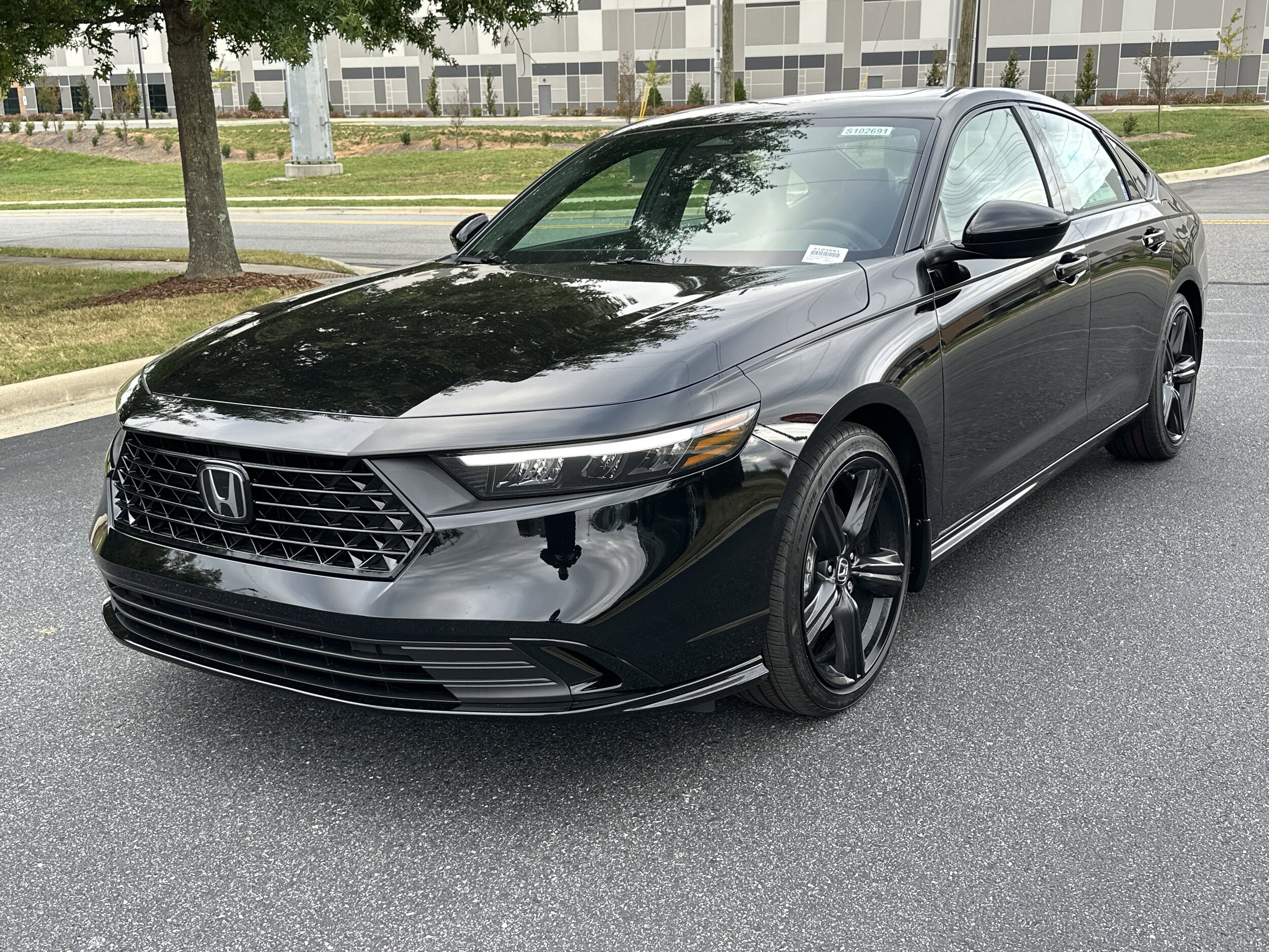 2025 Honda Accord Hybrid Sport-L photo 2