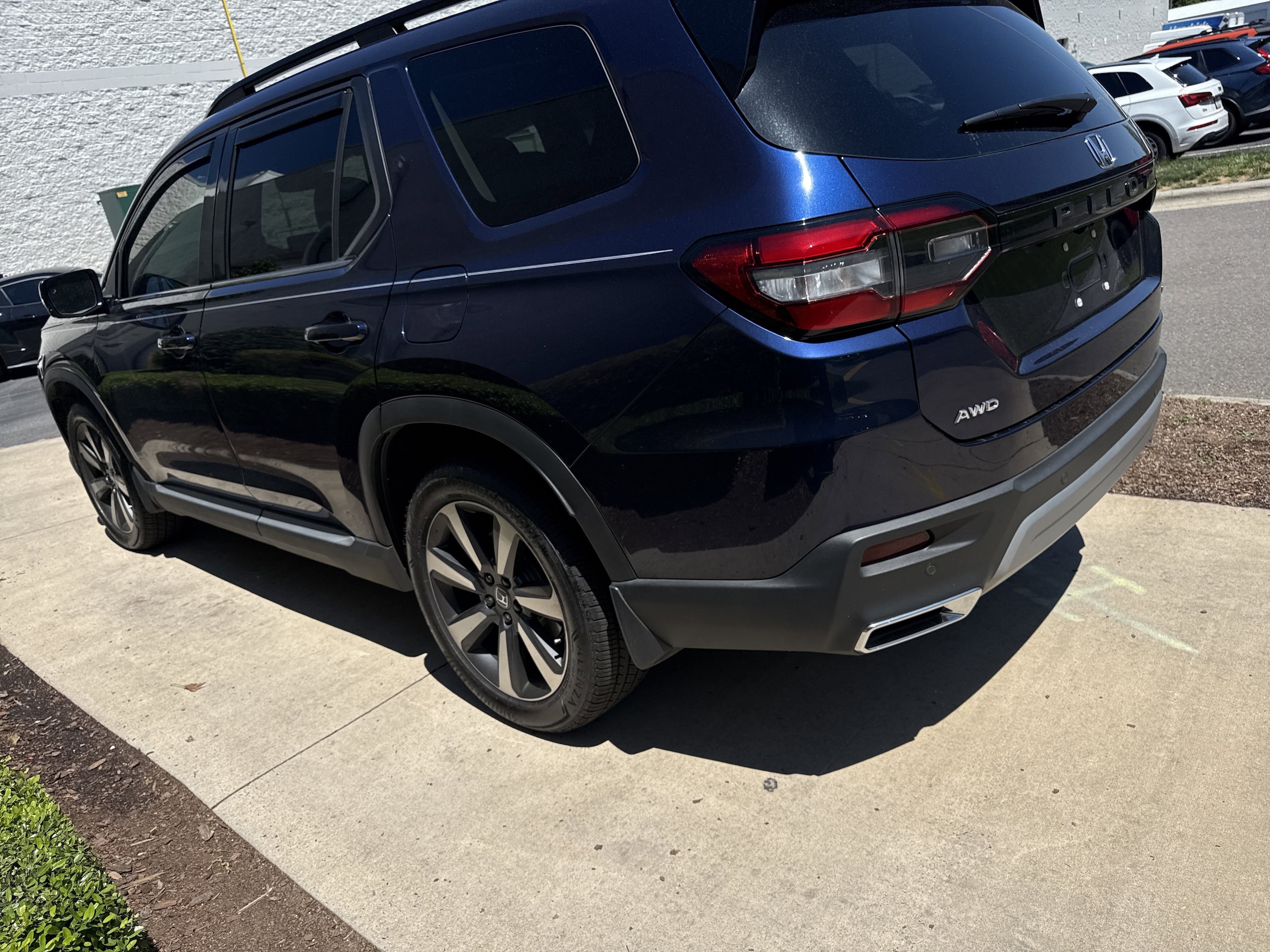 2025 Honda Pilot Touring photo 6