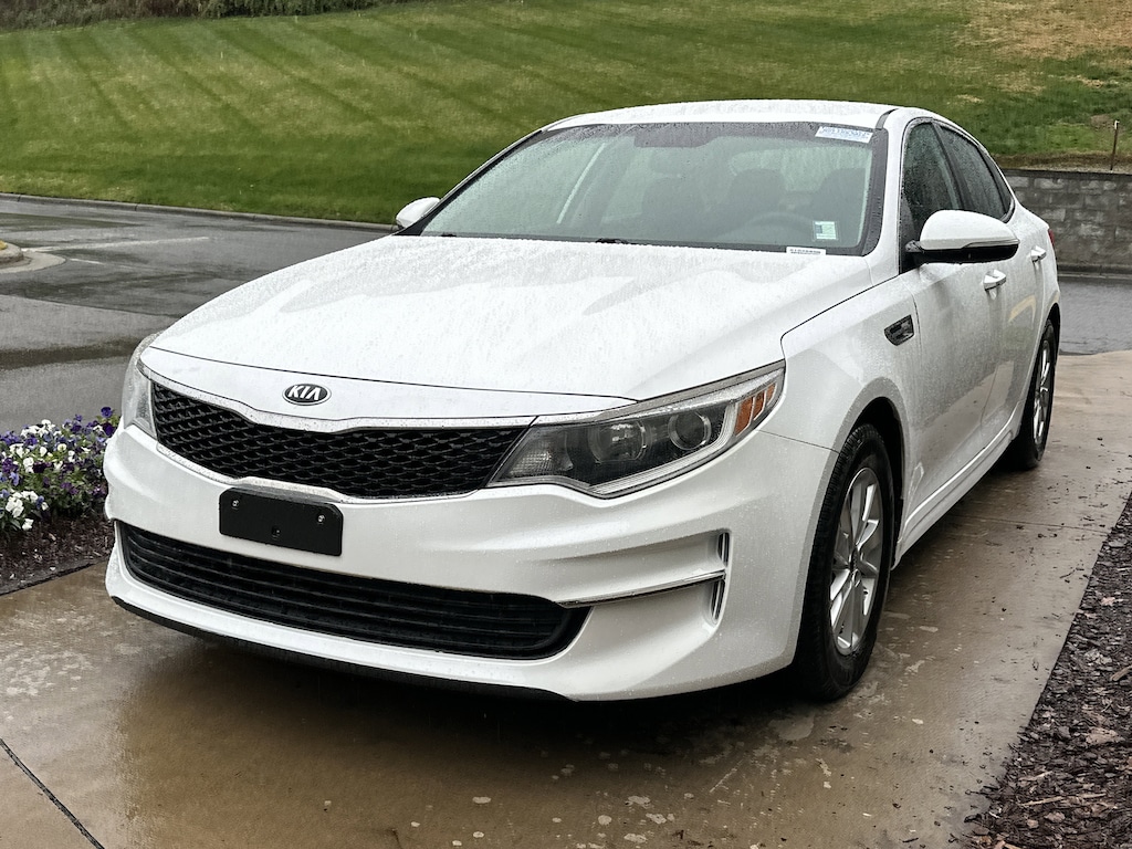 Used 2017 Kia Optima LX Sedan