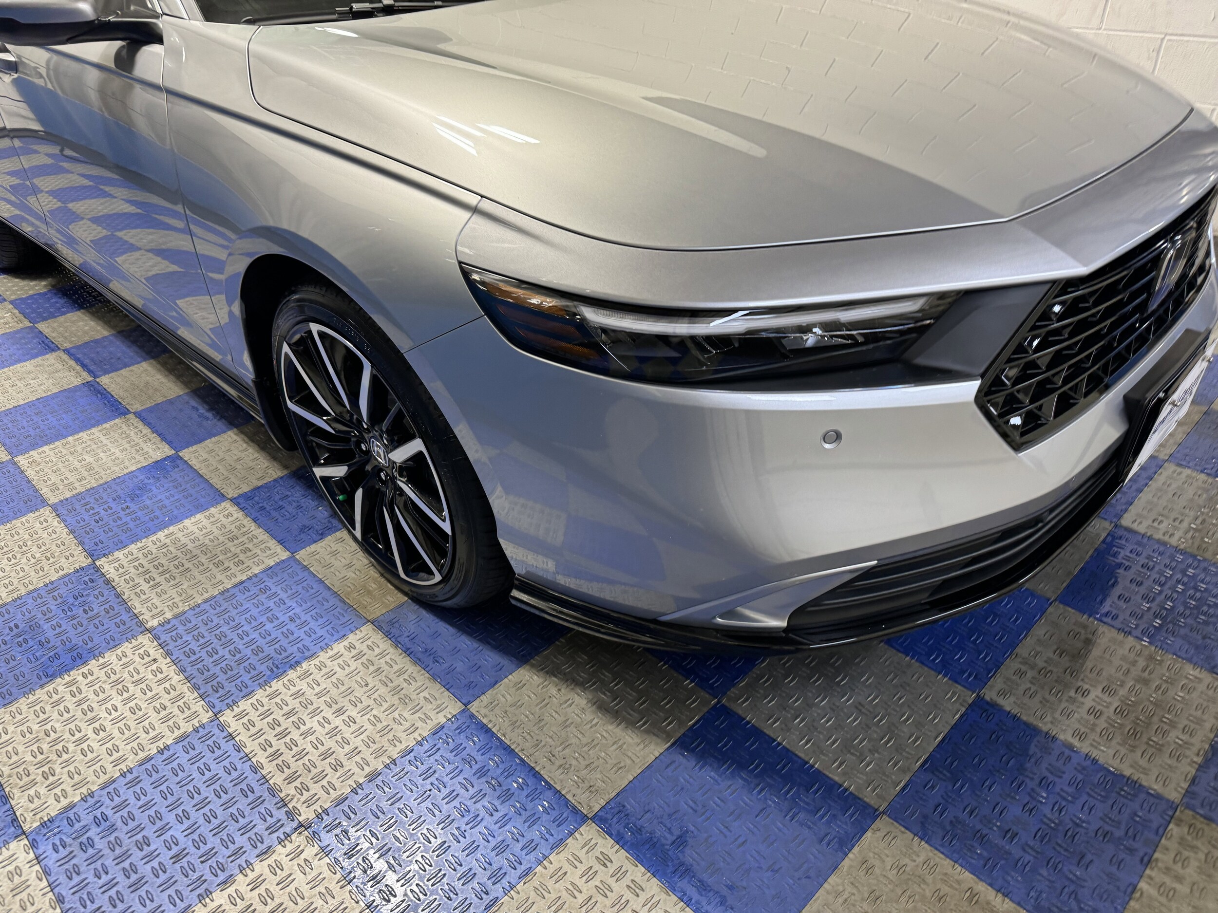 2025 Honda Accord Hybrid Touring photo 2