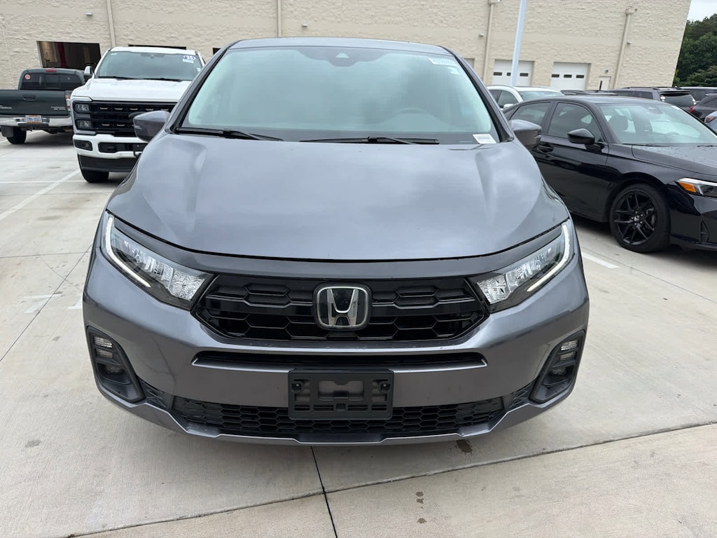 Used 2025 Honda Odyssey Touring Minivan