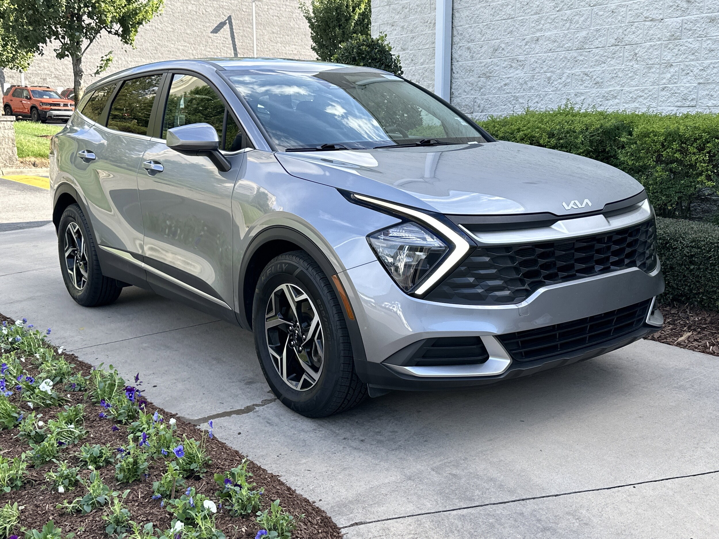 2023 Kia Sportage LX photo 2
