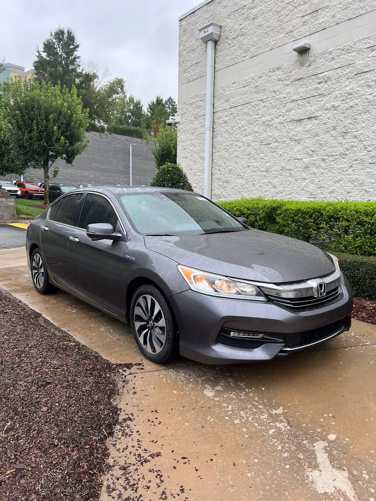 2017 Honda Accord Hybrid EX-L photo 2