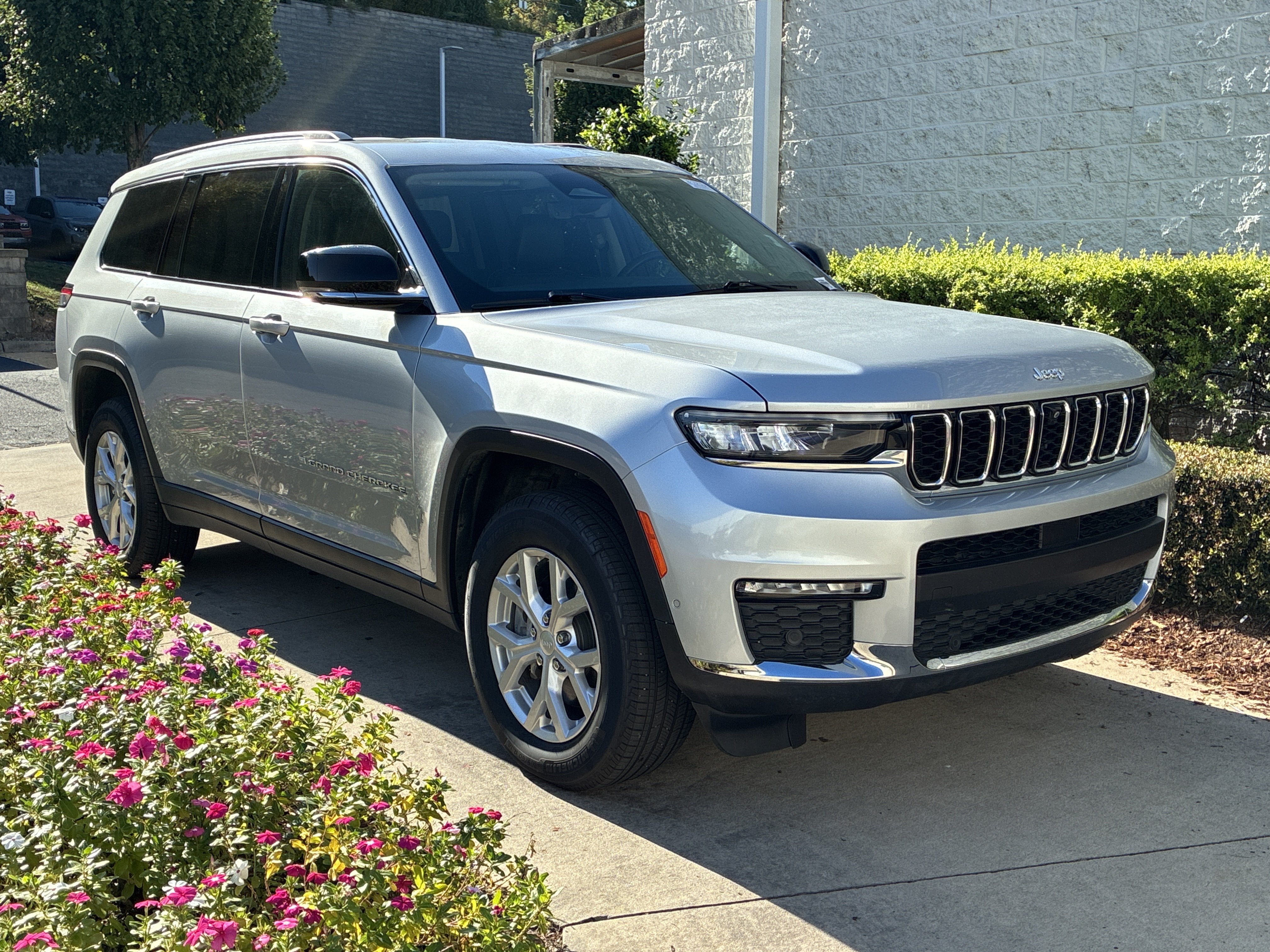 Used 2023 Jeep Grand Cherokee L Limited SUV