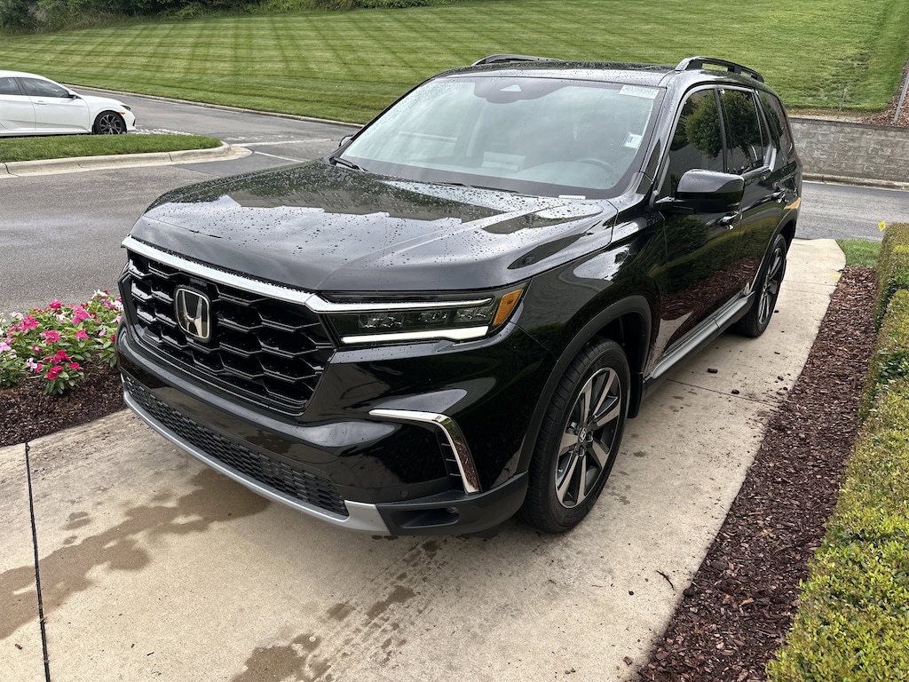 Certified 2025 Honda Pilot Touring SUV