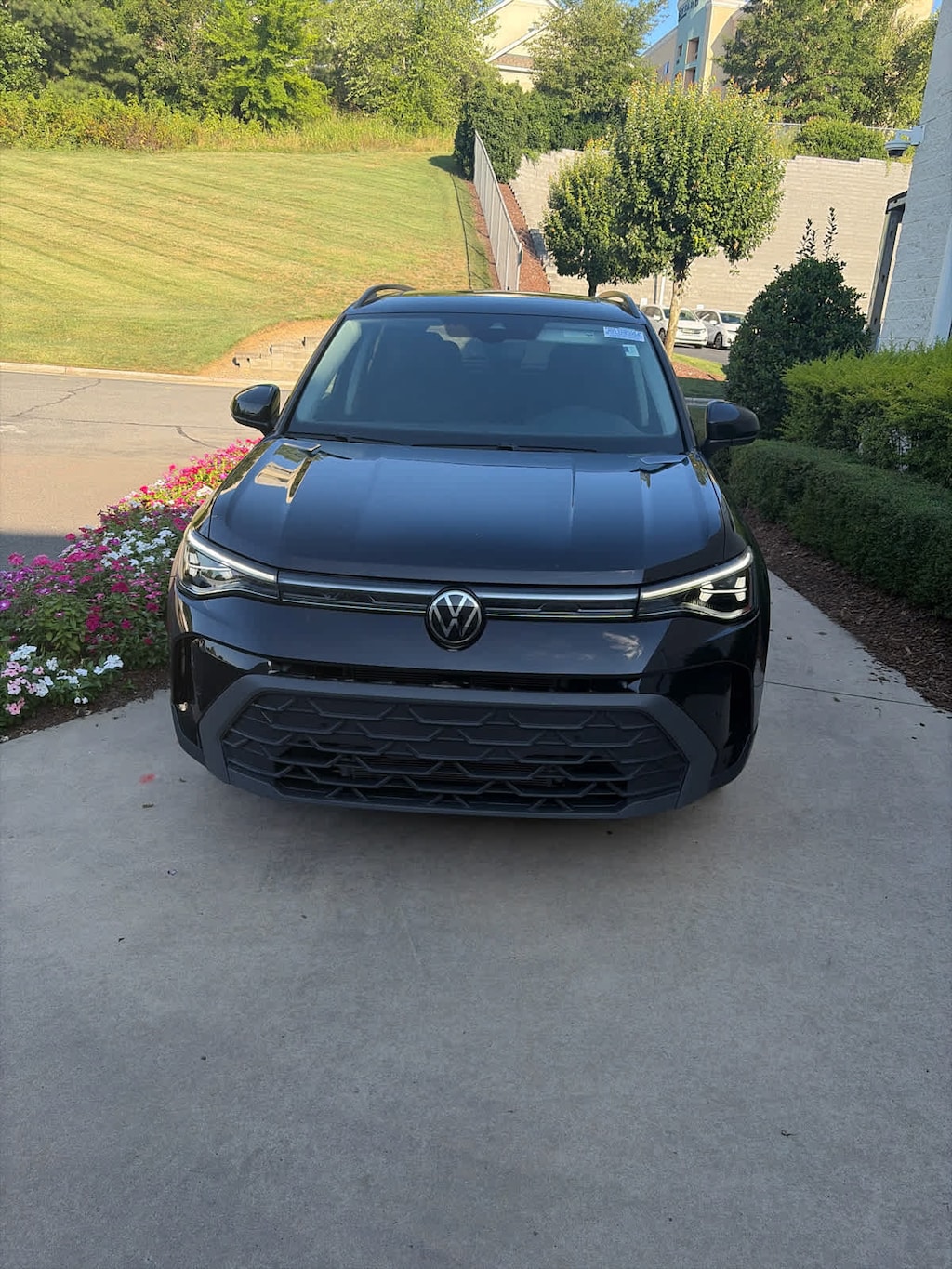 Used 2025 Volkswagen Taos SE Black SUV