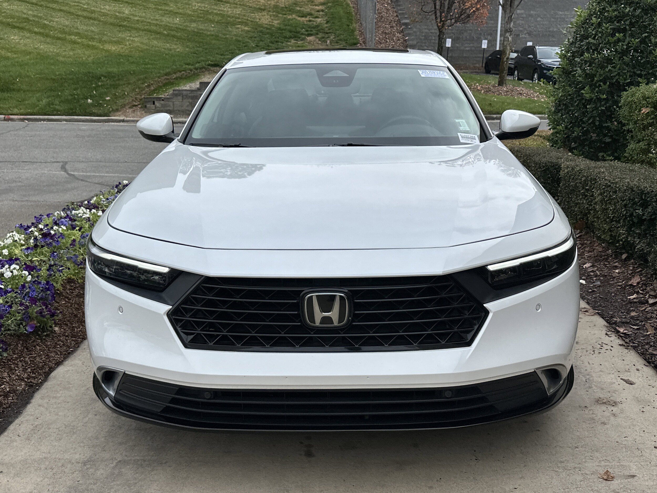 2023 Honda Accord Hybrid Touring photo 3