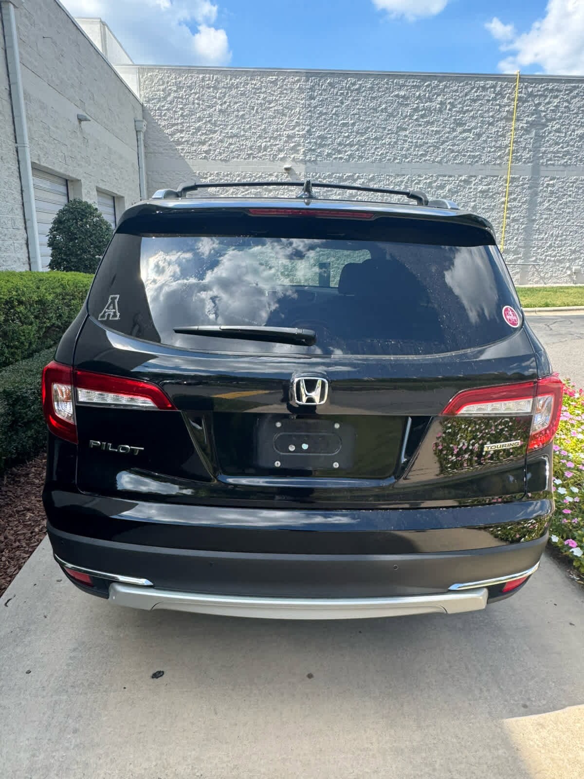 2021 Honda Pilot Touring photo 3