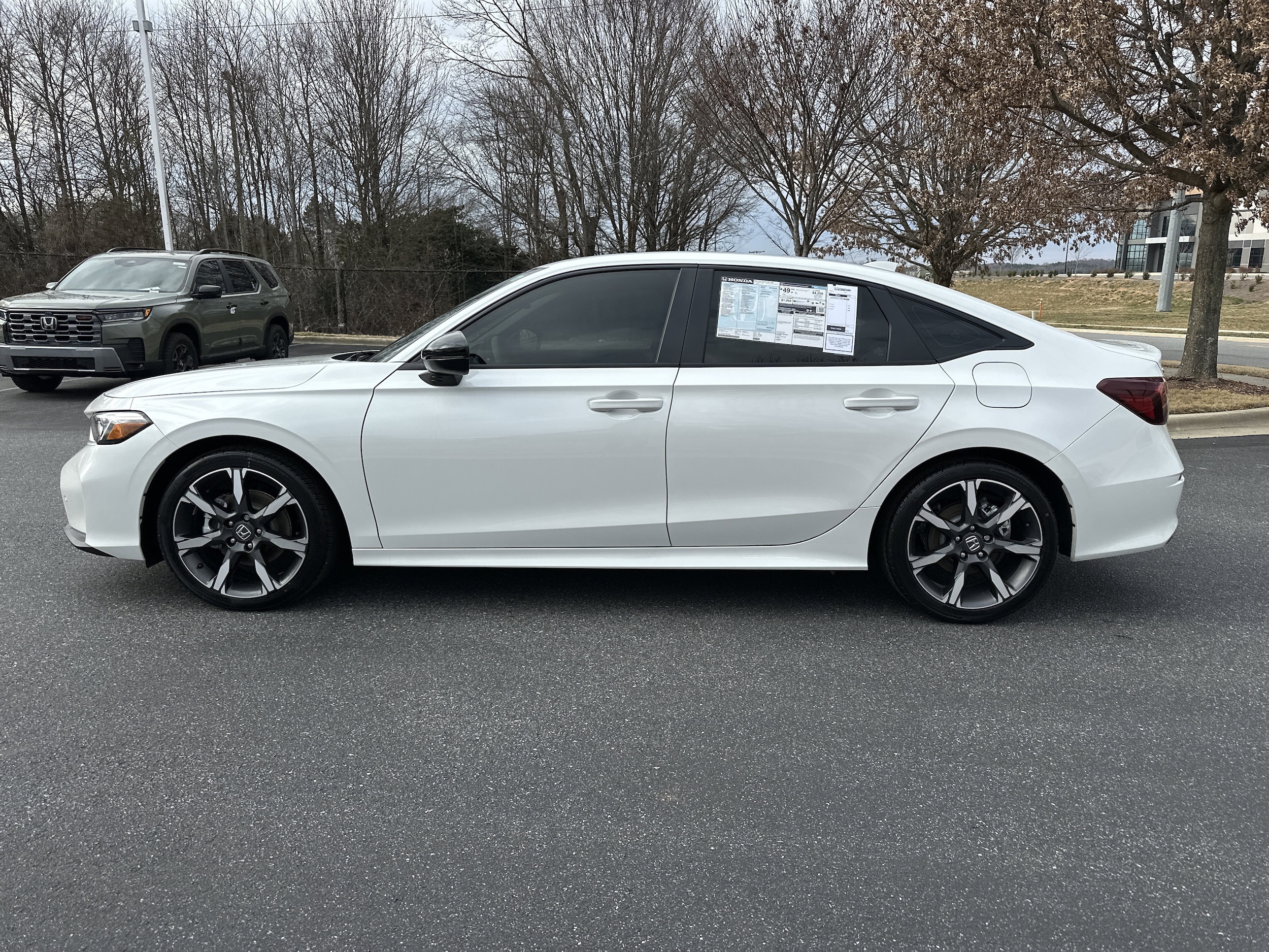 2025 Honda Civic  Hybrid Sport Touring photo 5