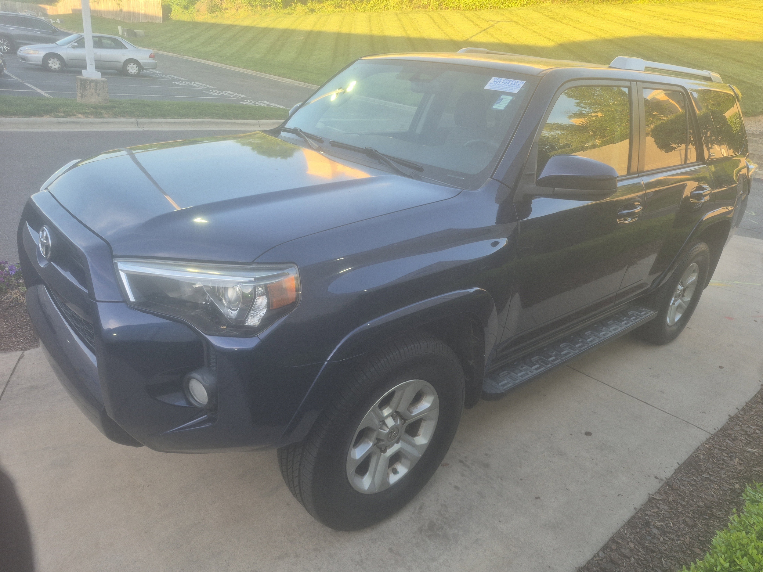 2016 Toyota 4Runner SR5 photo 3